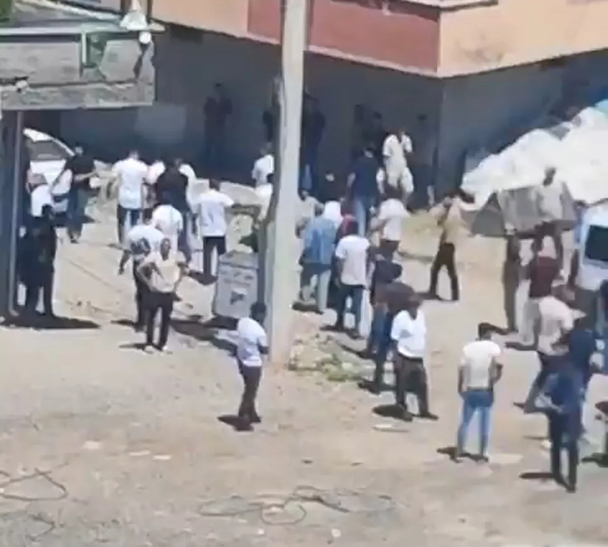 Narin davası gölgesinde Diyarbakır'da sokak kavgası