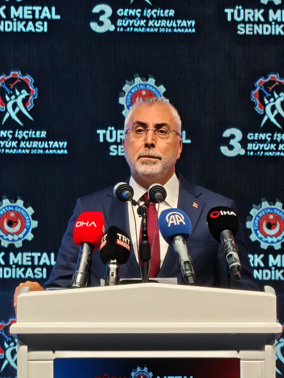 Bakan Işıkhan dijital bağımlılık uyarısı yaptı