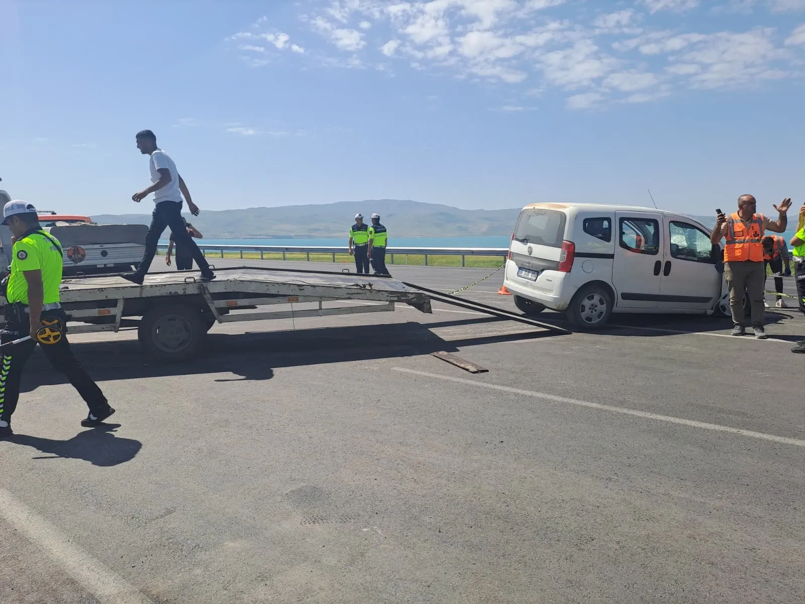 Van’da trafik kazası Askeri araca çarpan araç 1 can aldı