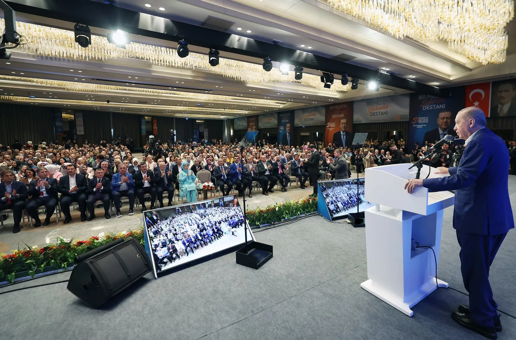 Erdoğan AK Parti’nin yeni yol haritasını Sapanca’da çizdi