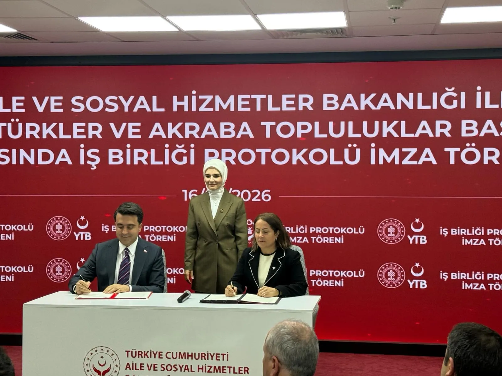 Yurt dışındaki Türkler için yeni sosyal hizmet dönemi başlıyor
