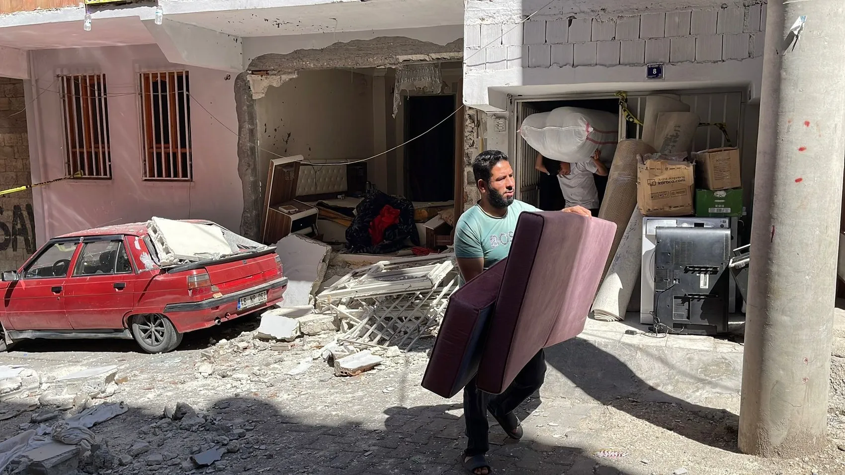 Şanlıurfa’da ev mutfağında patlama