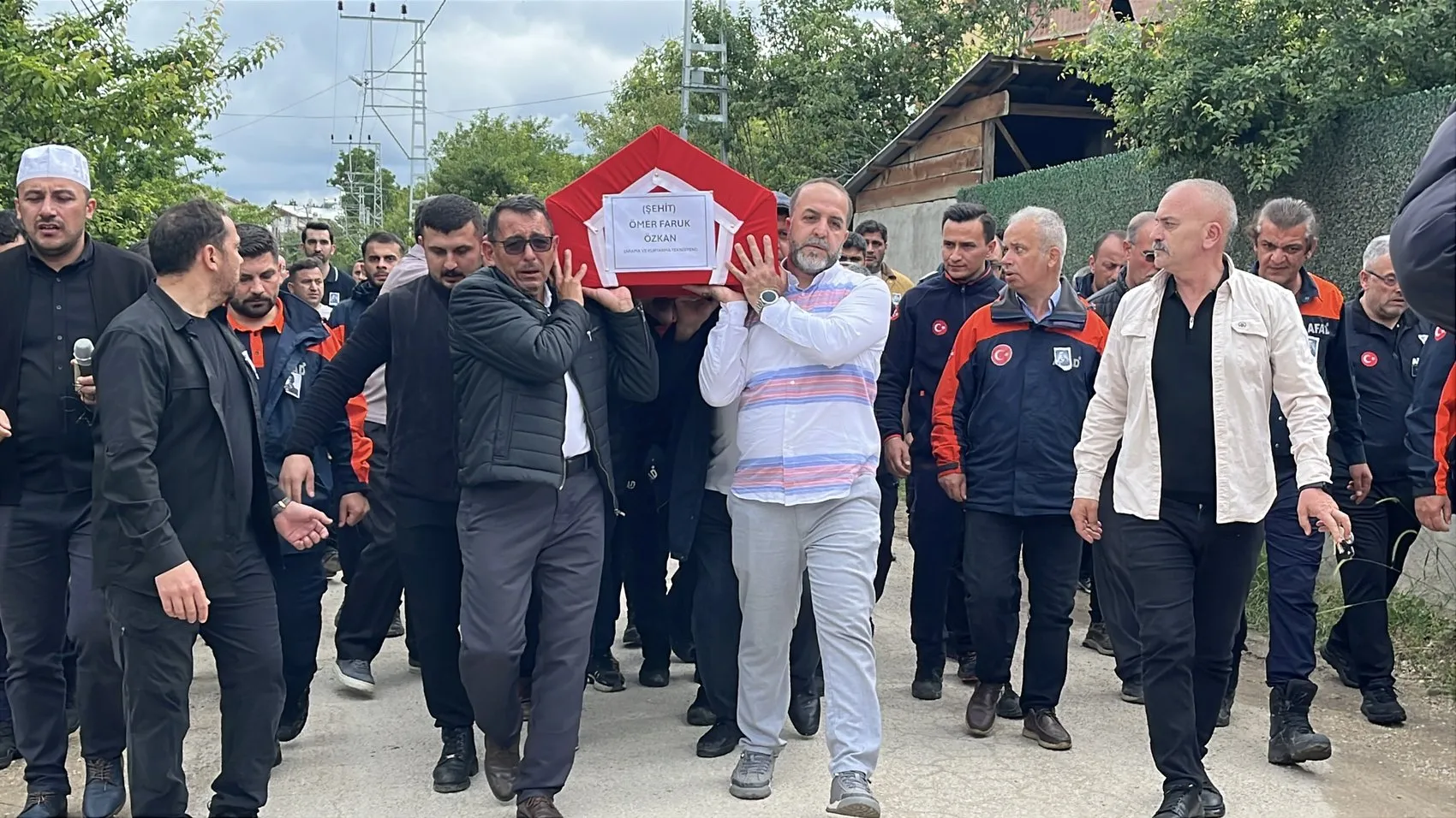 Bolu evladını gözyaşlarıyla son yolculuğuna uğurladı