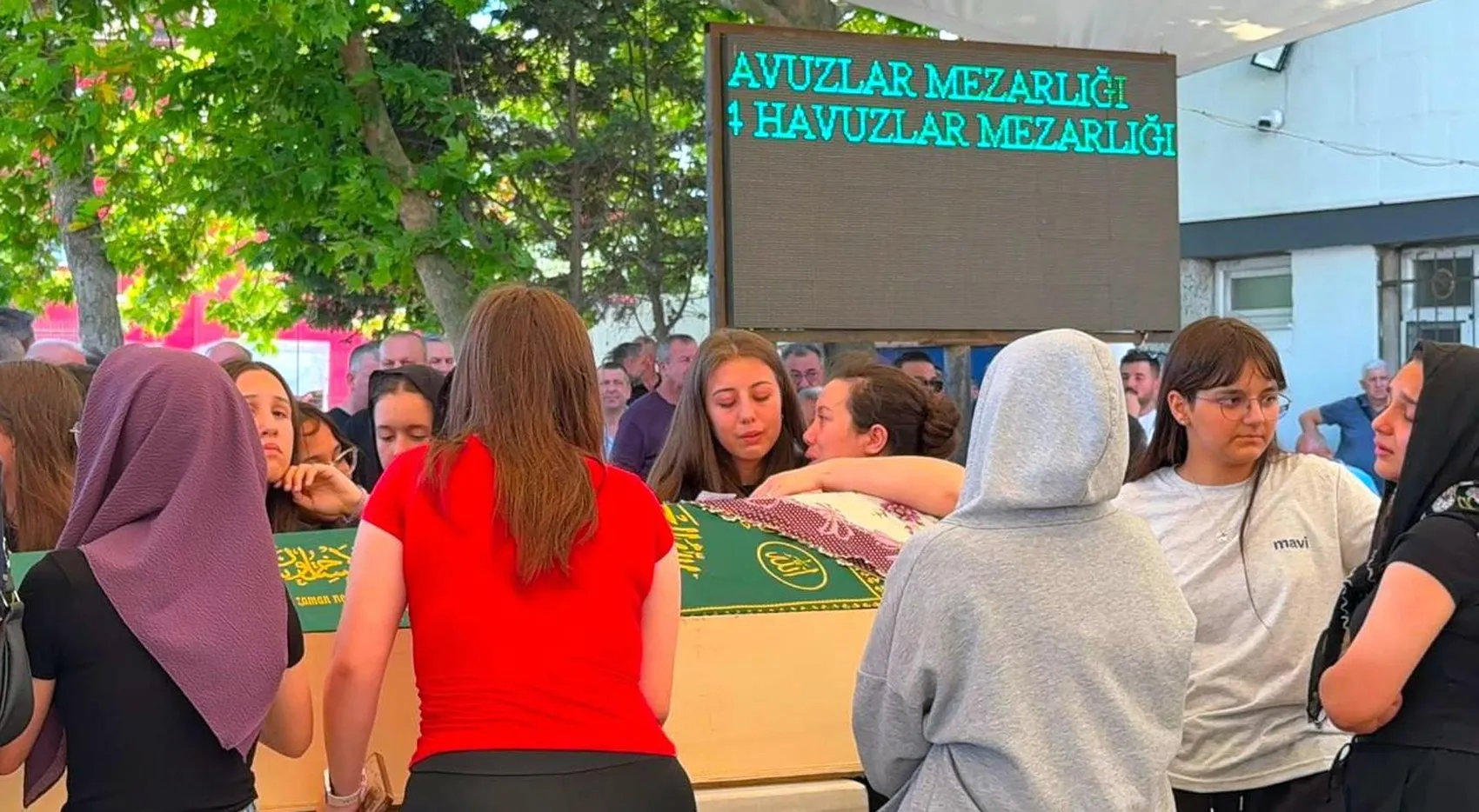 Çanakkale’de denize giren 14 yaşındaki Nilsu hayatını kaybetti