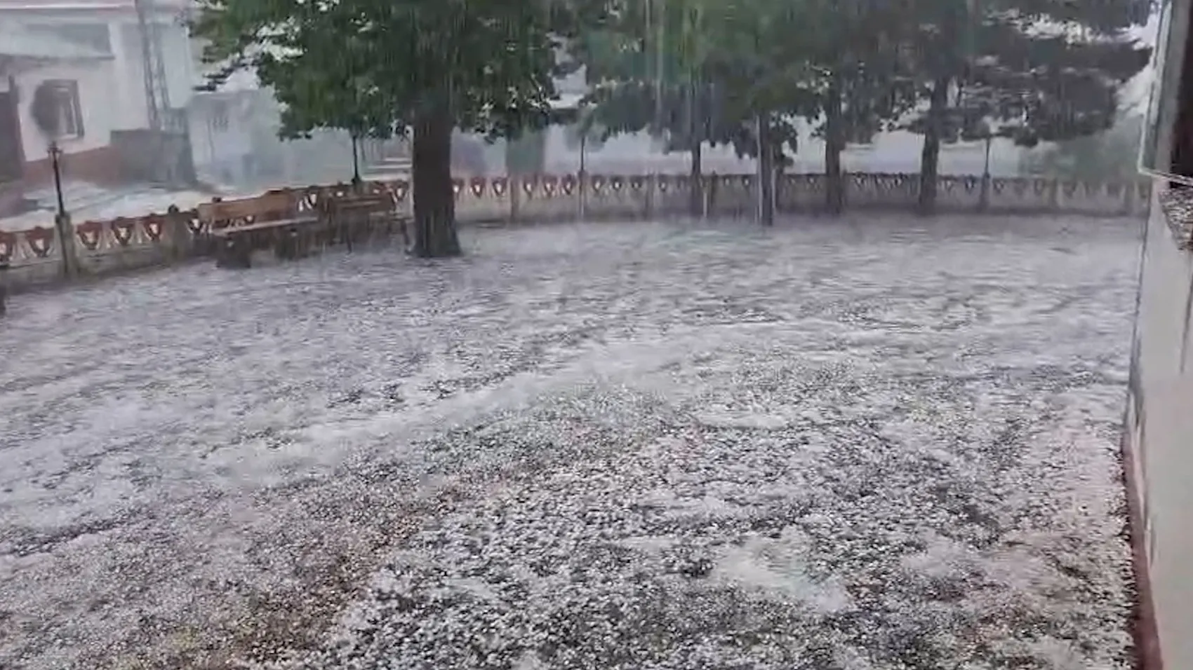 Haziranda kış manzarası Ordu Akkuş beyaza büründü
