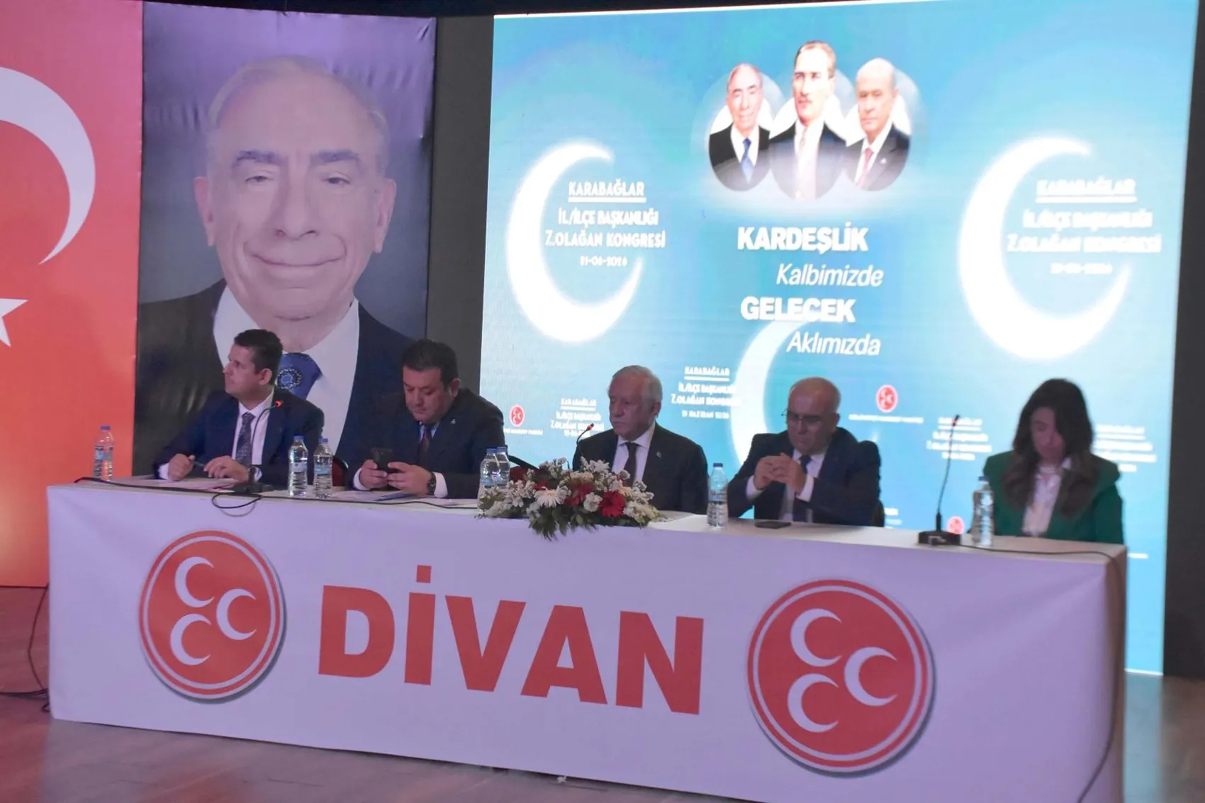 Celal Adan İzmir siyasetindeki istifa krizini değerlendirdi