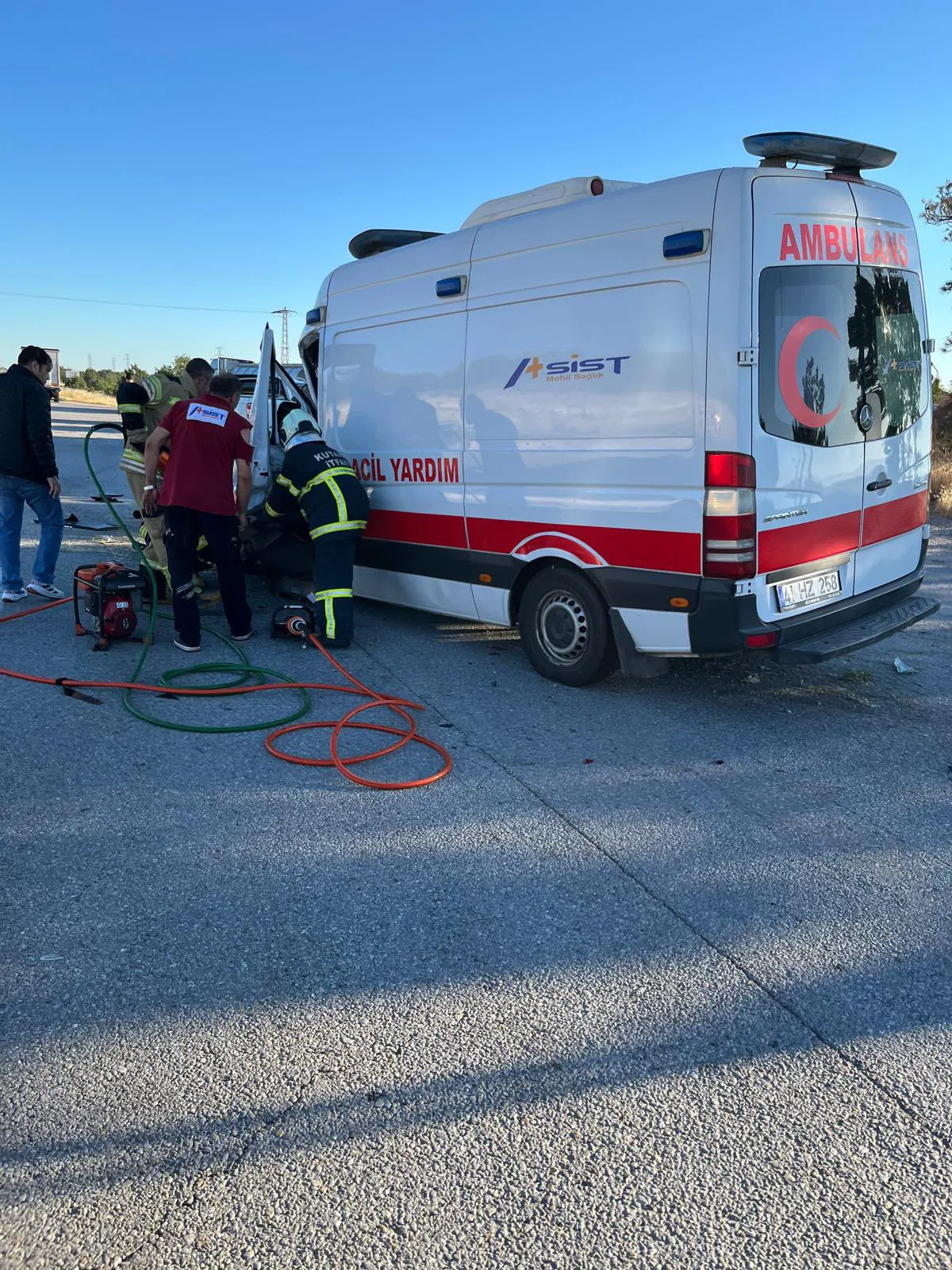 Kütahya yolunda ambulans kazası Bir can kaybı var