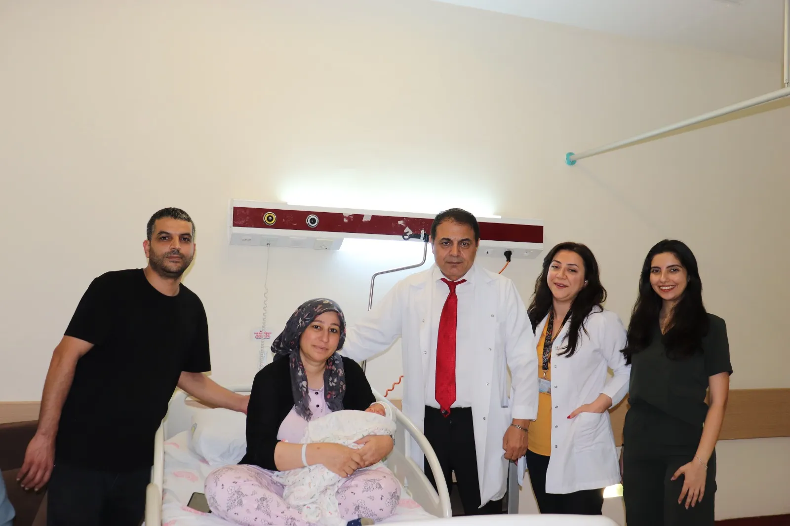 13 yıllık çocuk özlemi doktorun ismiyle taçlandı