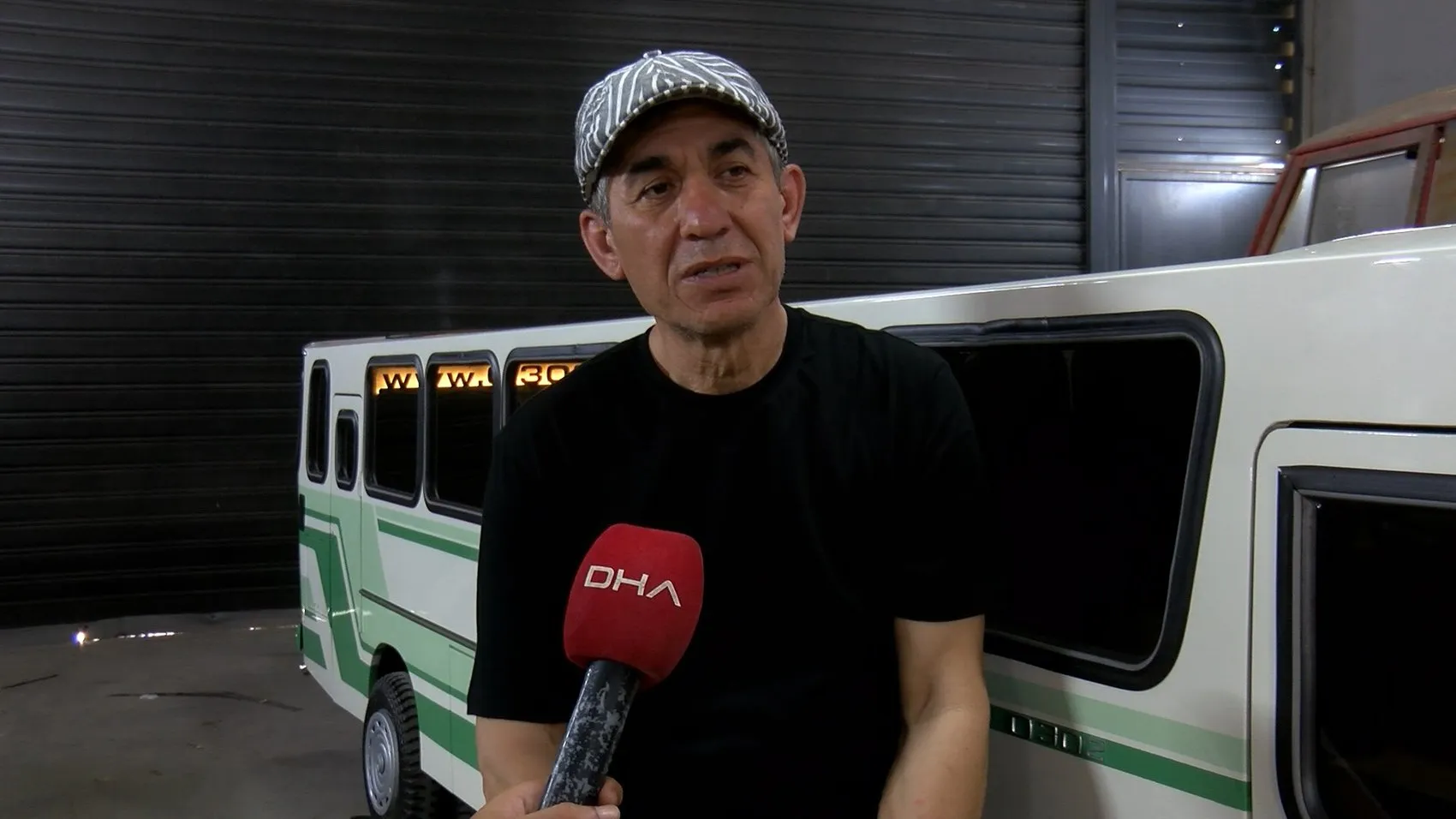 Bursa'da nostalji tutkusu Eski otobüsünü minyatür olarak yeniden inşa etti