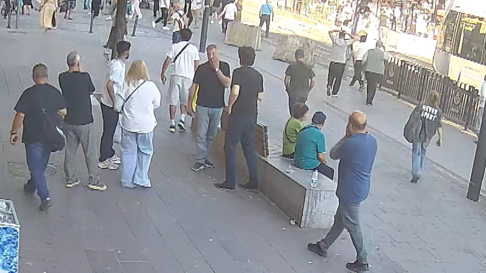 Fatih’te tramvay durağında acı olay 6 yaşındaki çocuk hayatını kaybetti
