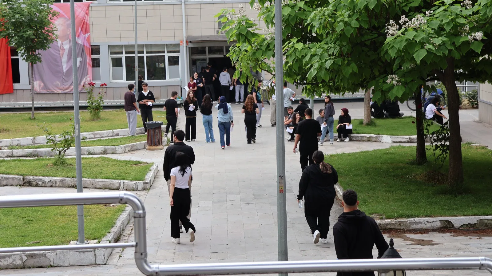 Amasya'da sınav günü aile boyu heyecan yaşandı