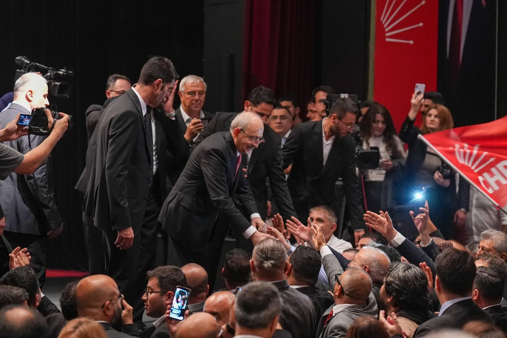 Kılıçdaroğlu'ndan değişim mesajı Kurultayı toplayacağız
