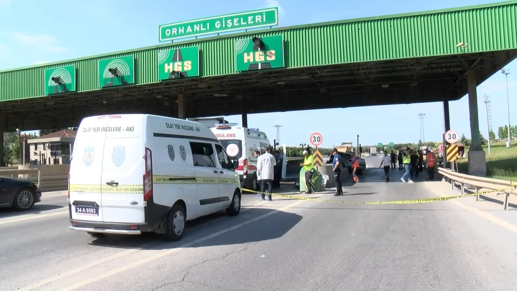 Tuzla’da gişelerde feci kaza 29 yaşındaki sürücü hayatını kaybetti