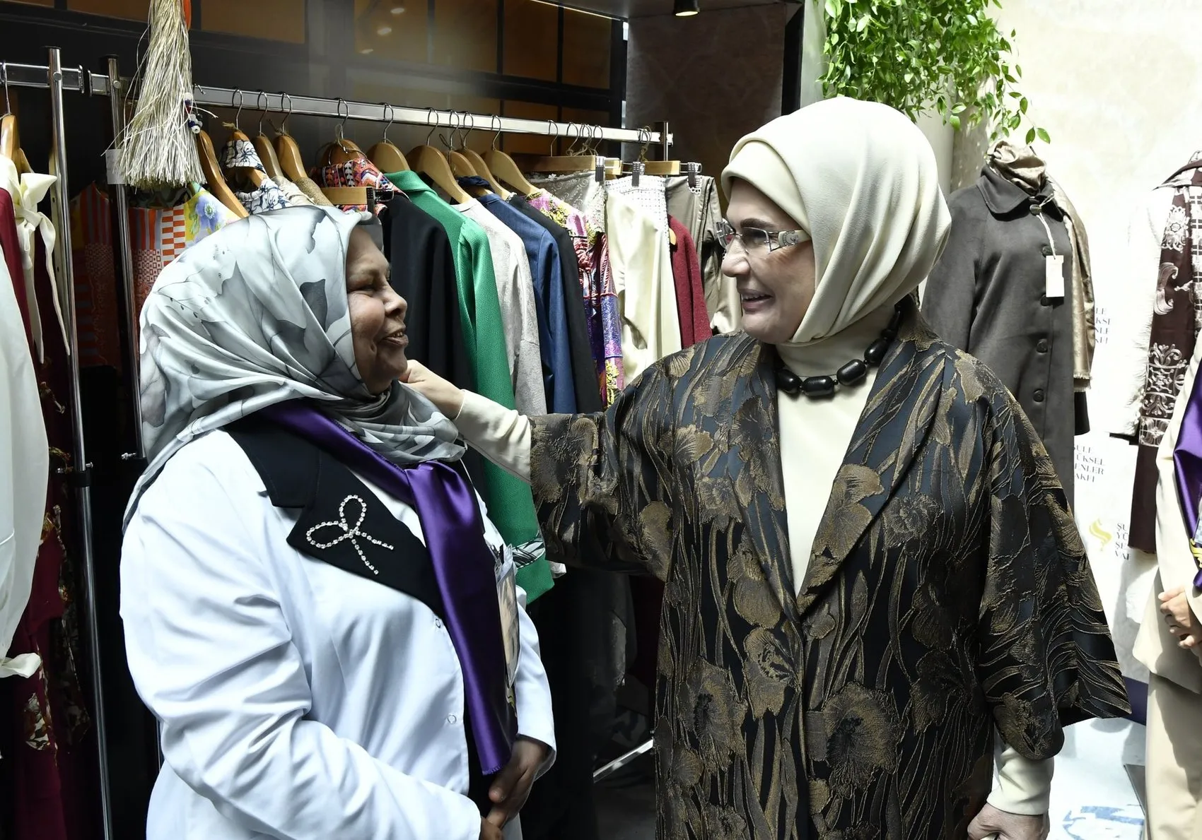Deprem bölgesindeki kadınlar meslek atölyelerinde sertifikalarını aldı