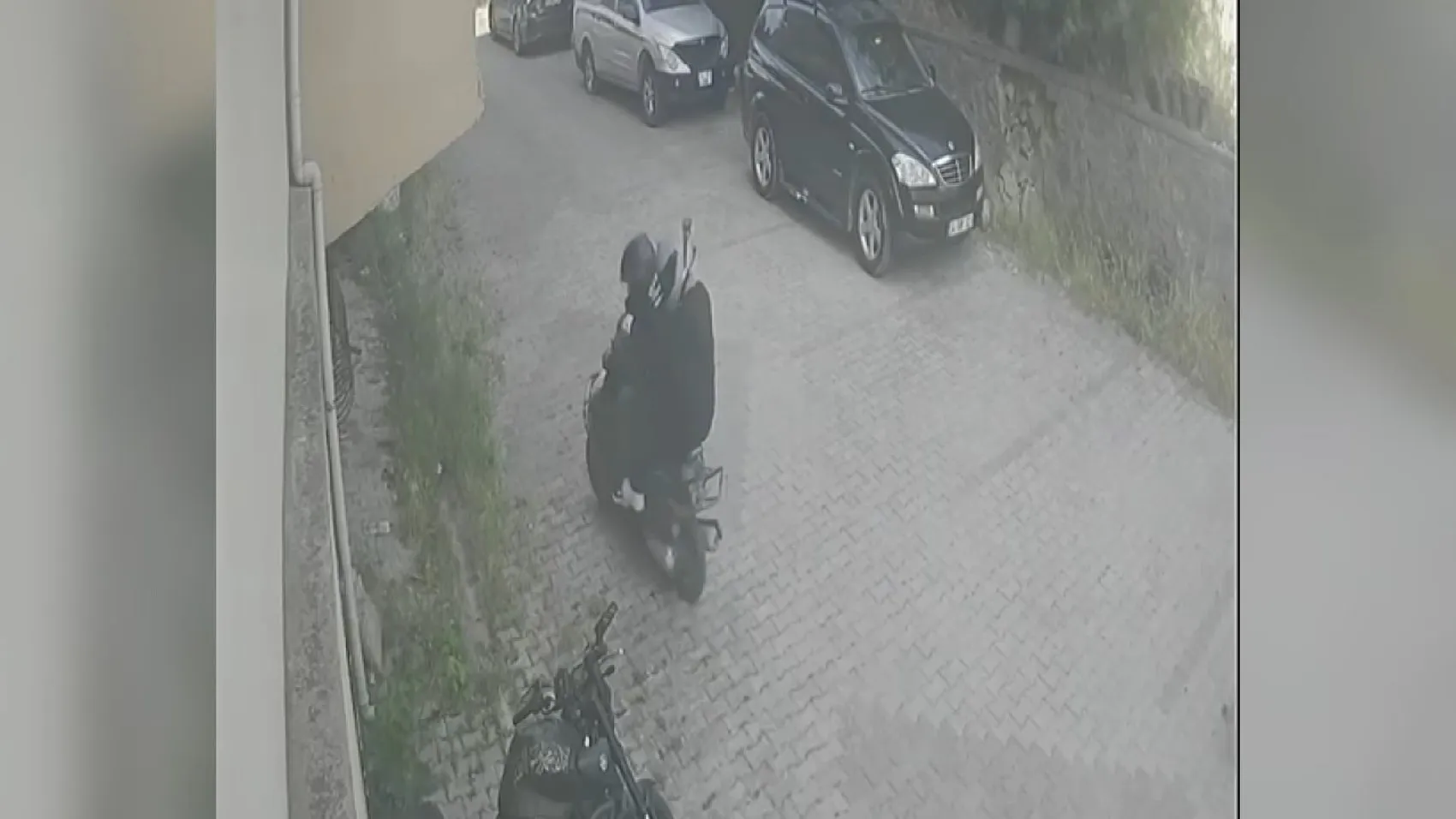 Maltepe'de çalınan motosikletin GPS sinyali hırsızları yakalattı