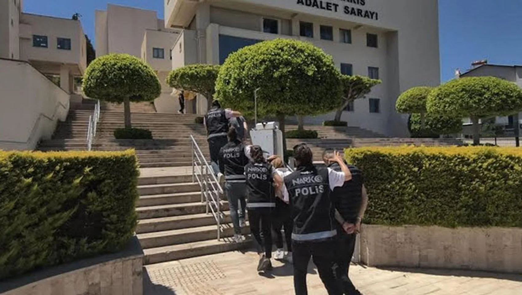 Muğla polisi Bodrum ve Marmaris'te uyuşturucu ağını çökertti