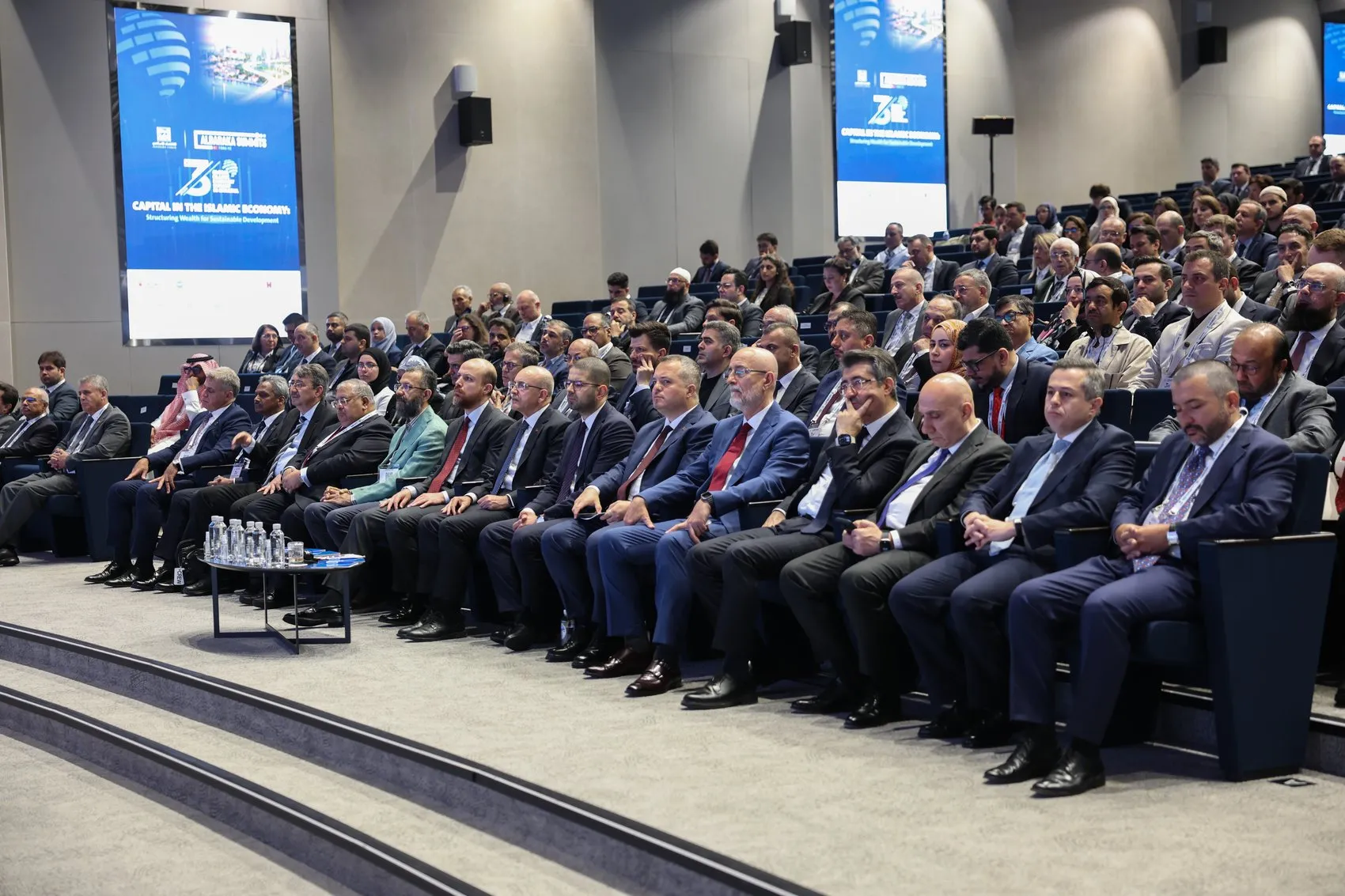 Üreticiye vergi indirimi müjdesi Bakan Şimşek yatırımcıyı Türkiye'ye çağırdı