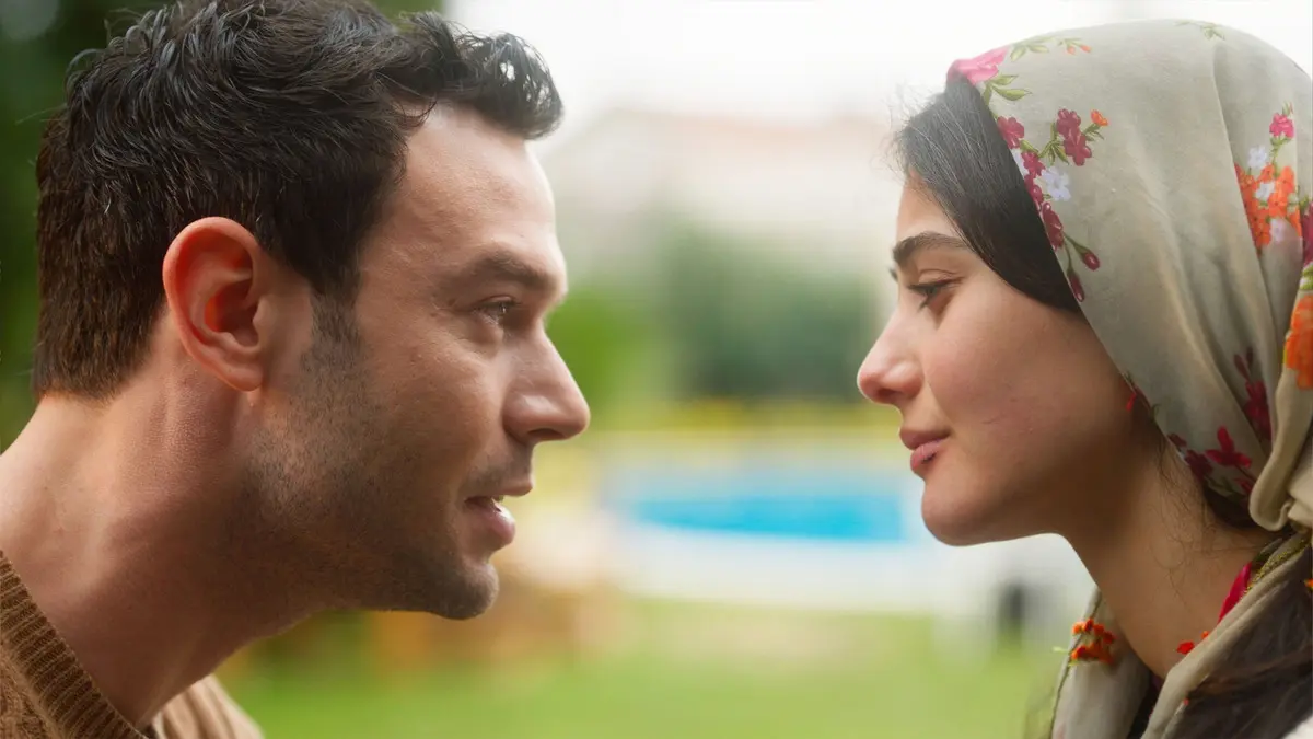 Sevdiğim Sensin başrolleri Aytaç Şaşmaz ve Helin Kandemir aşk mı yaşıyor? Açıklama gecikmedi 2