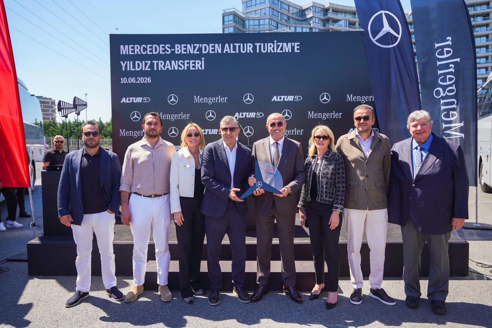 Abdurrahim Albayrak filosunu 20 yeni Mercedes ile büyüttü