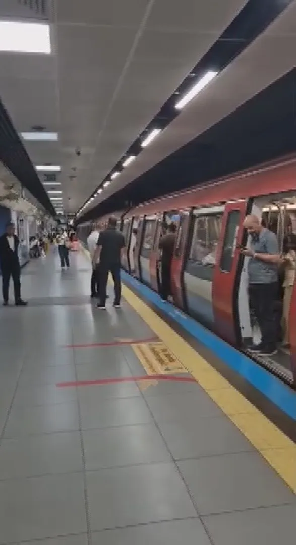 Bostancı metrosunda raydan çıkma paniği