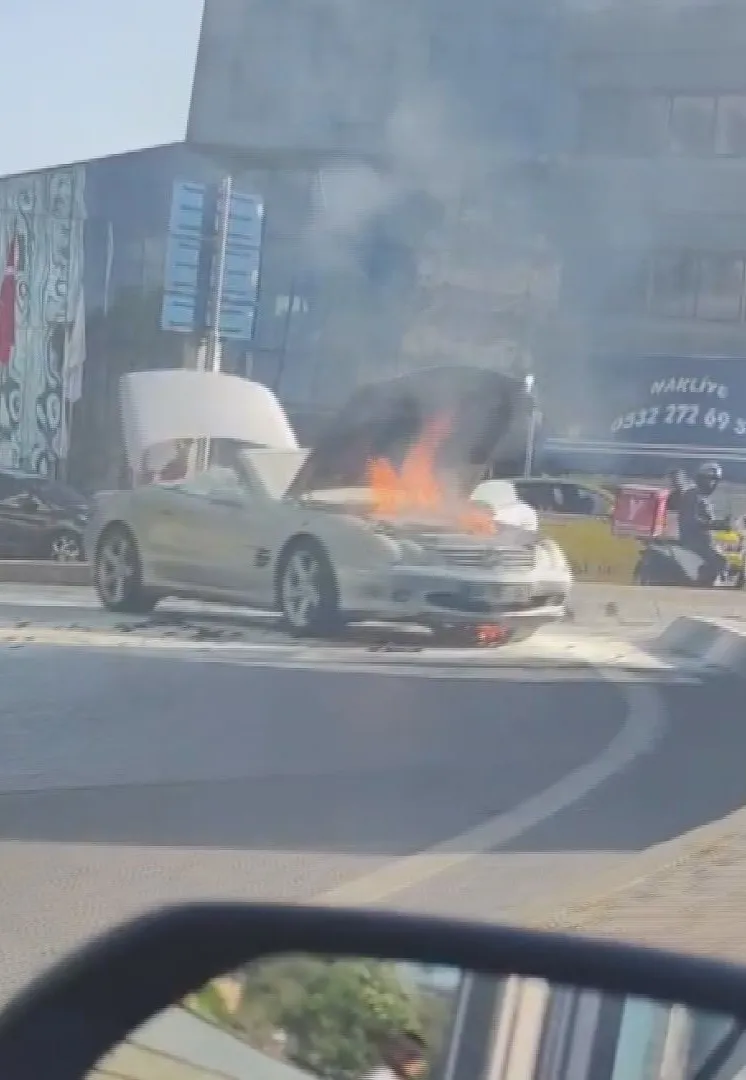 Şişli trafiğinde korkutan araç yangını