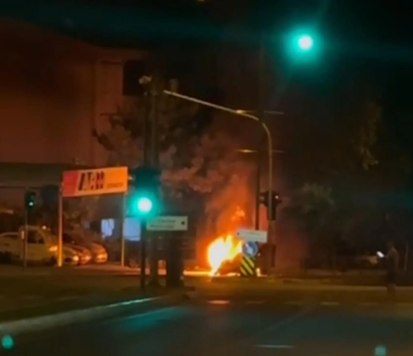 Malkara’da seyir halindeki araç bir anda alevlere teslim oldu