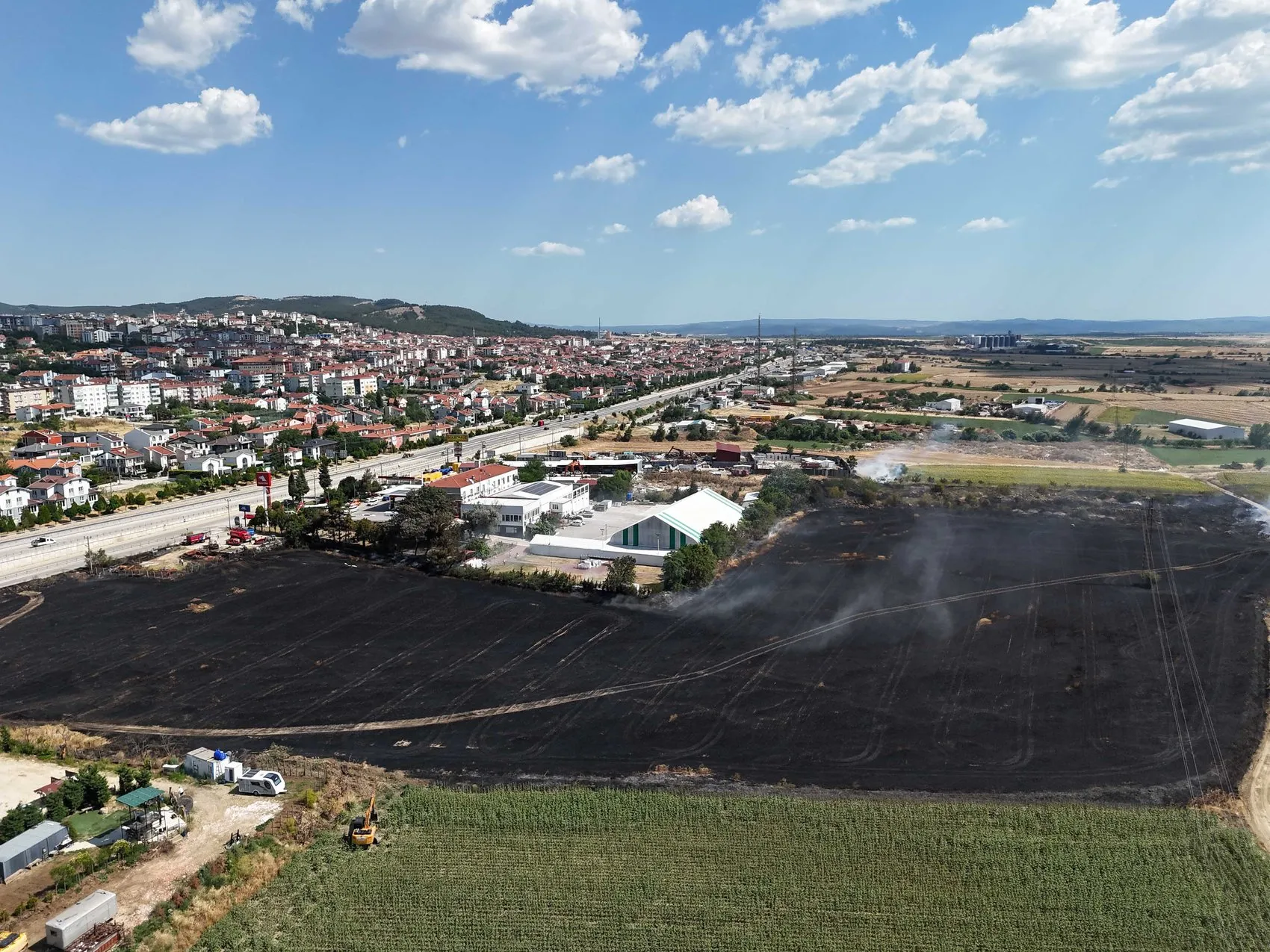 Keşan'da buğday tarlası alevlere teslim oldu