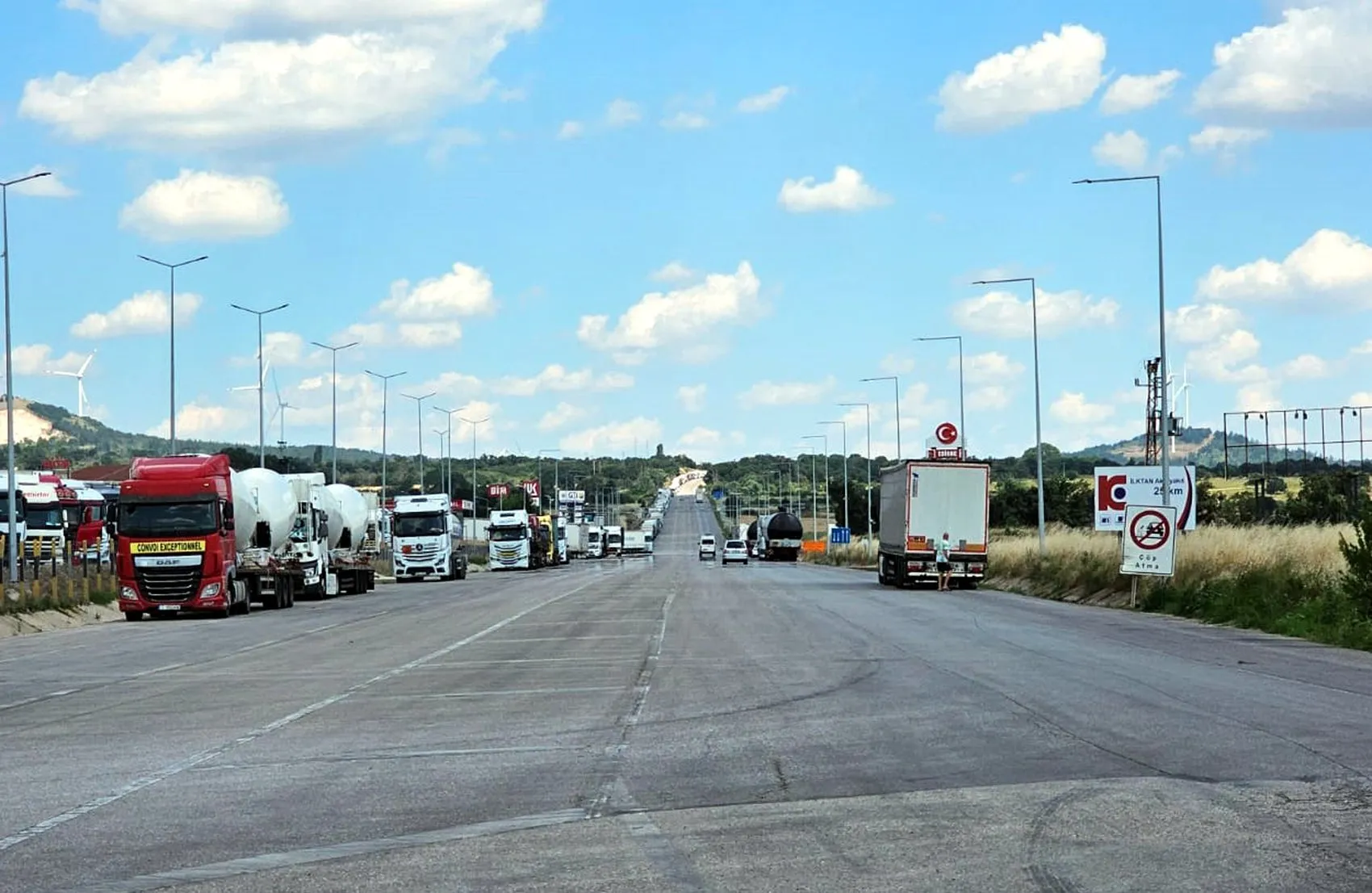 Hamzabeyli’de 20 kilometrelik TIR çilesi sürücüleri isyan ettirdi
