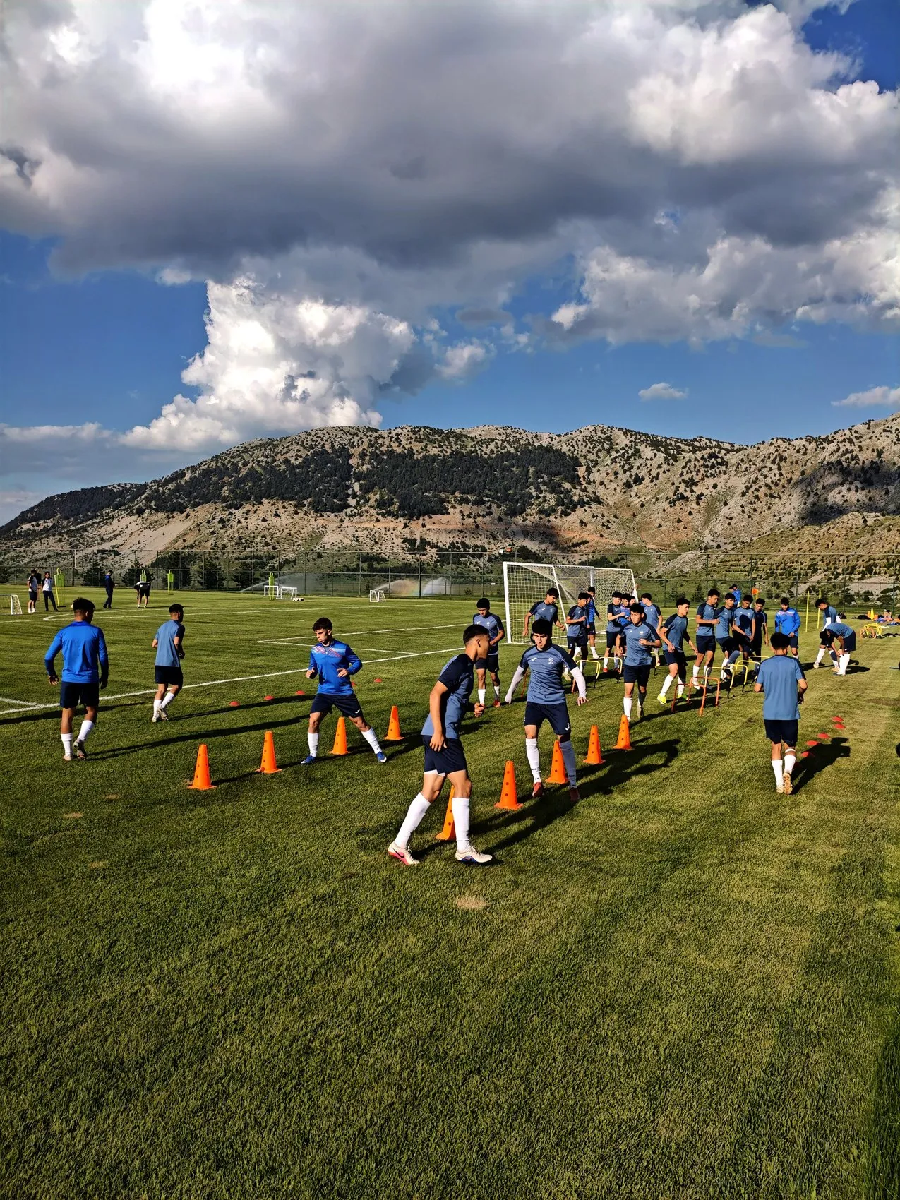 Davraz Dağı yeniden uluslararası futbol takımlarının gözdesi oldu
