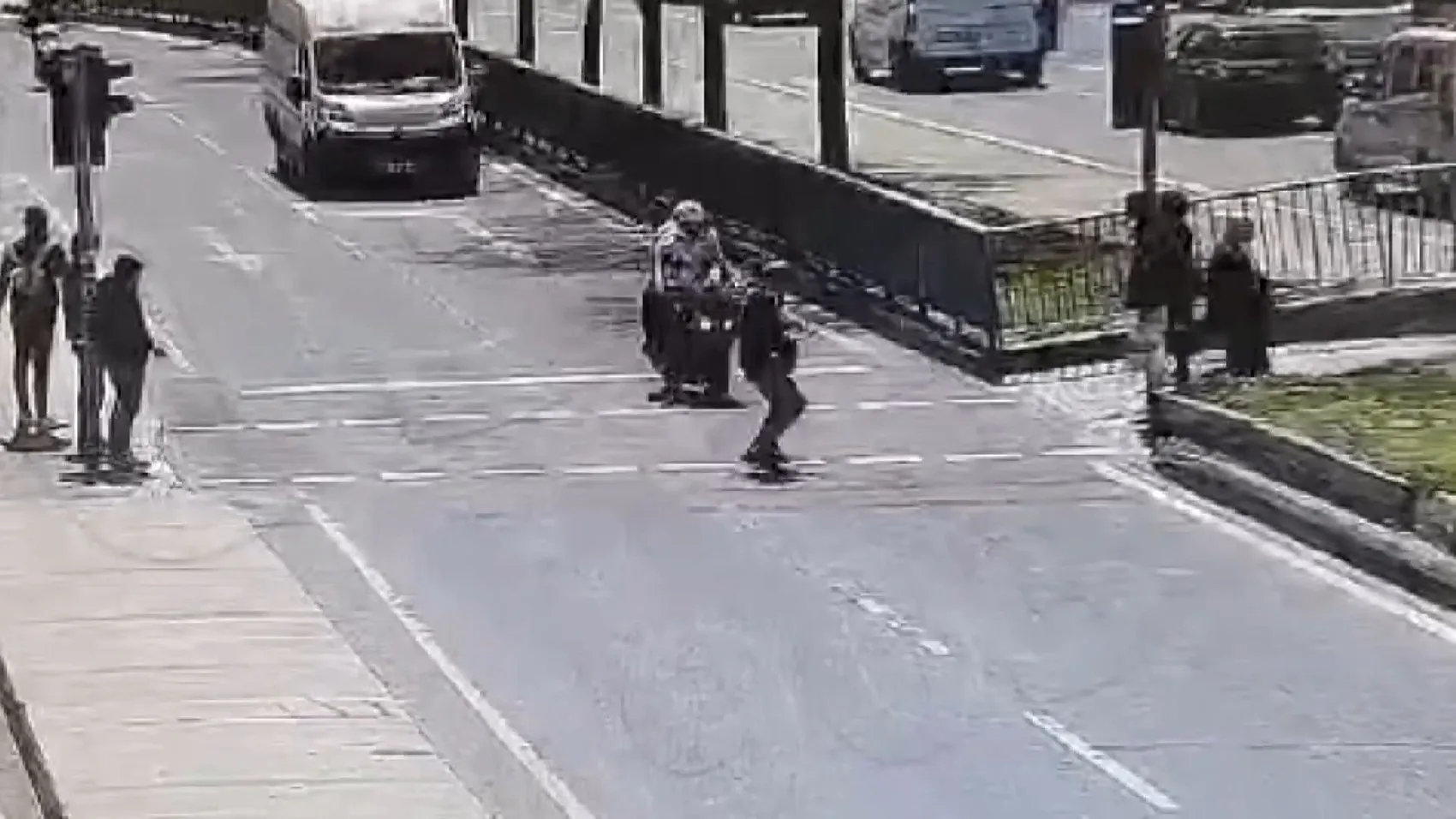 Şişli'de yaya geçidinde hız felaketi