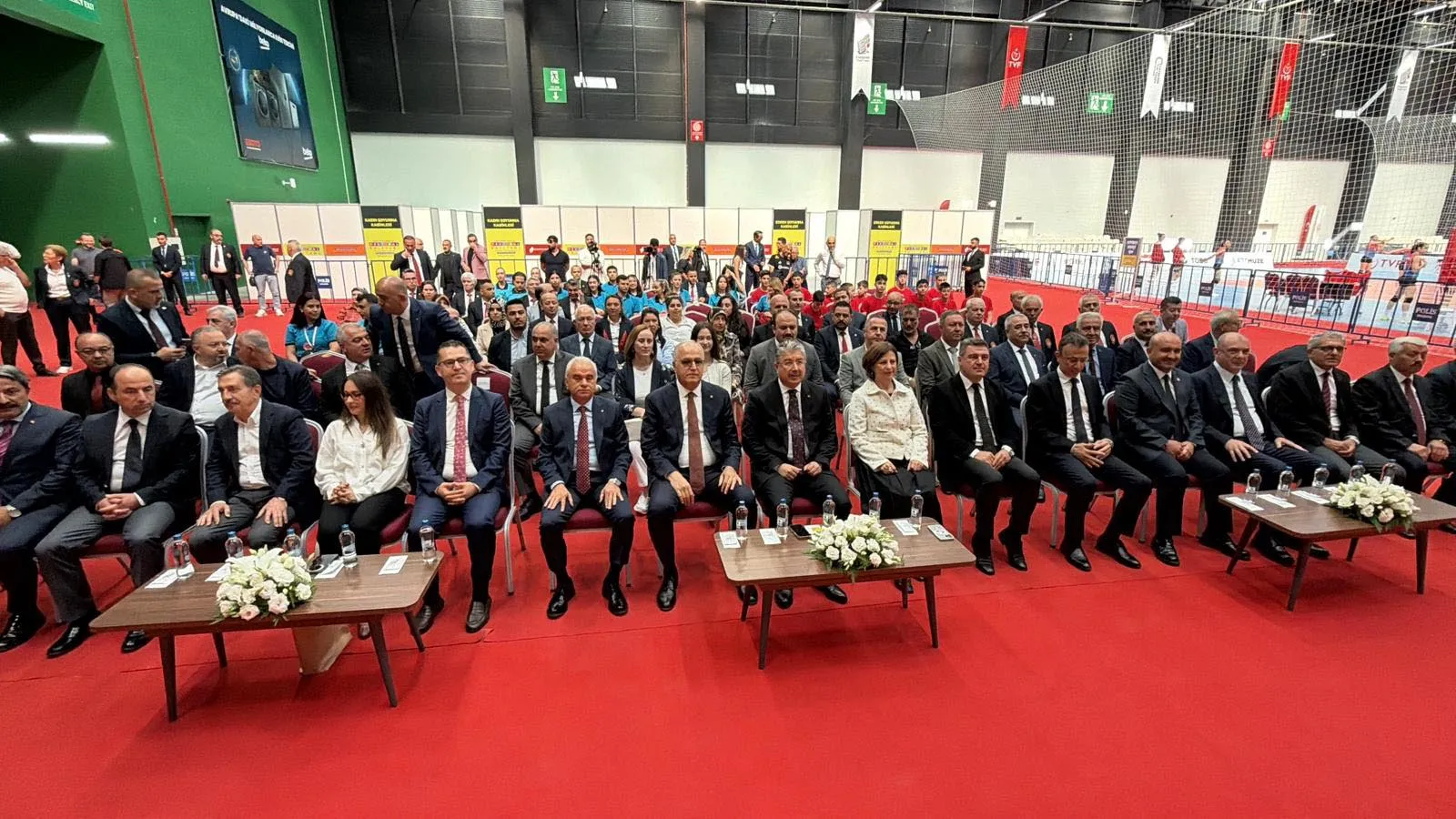 Eskişehir’de voleybol şöleni deprem şehidi Emincan Kocabaş anısına başladı