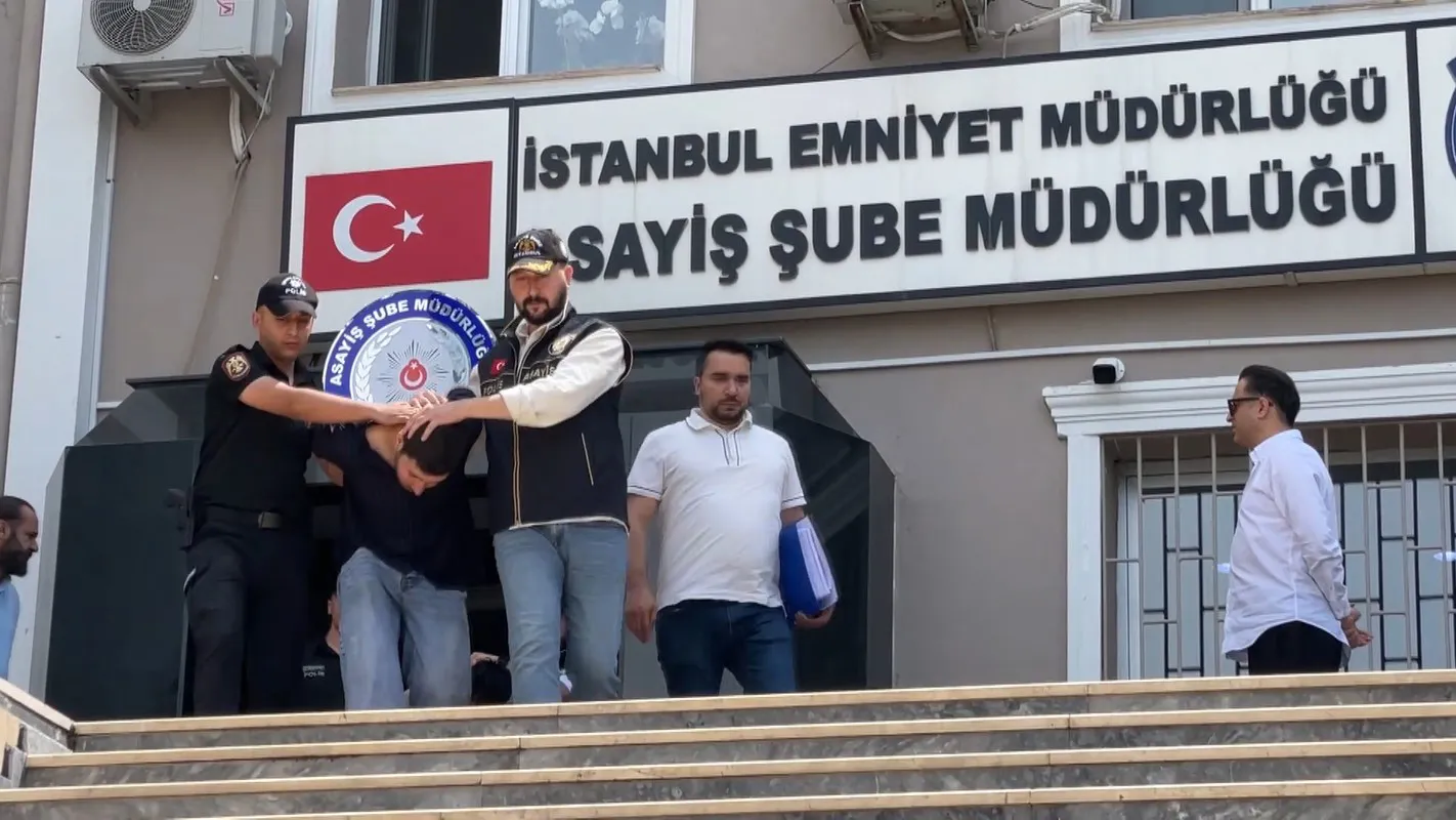 Havalimanına giden turistleri soyan çeteyi şoför ele verdi