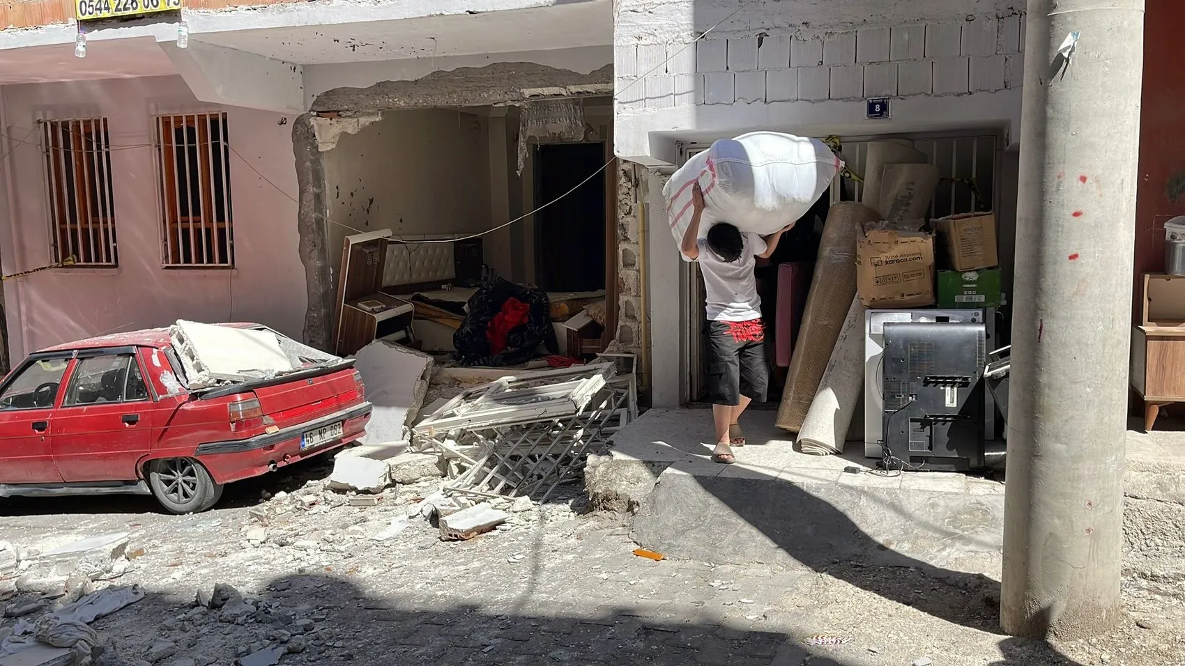 Şanlıurfa’da ev mutfağında patlama