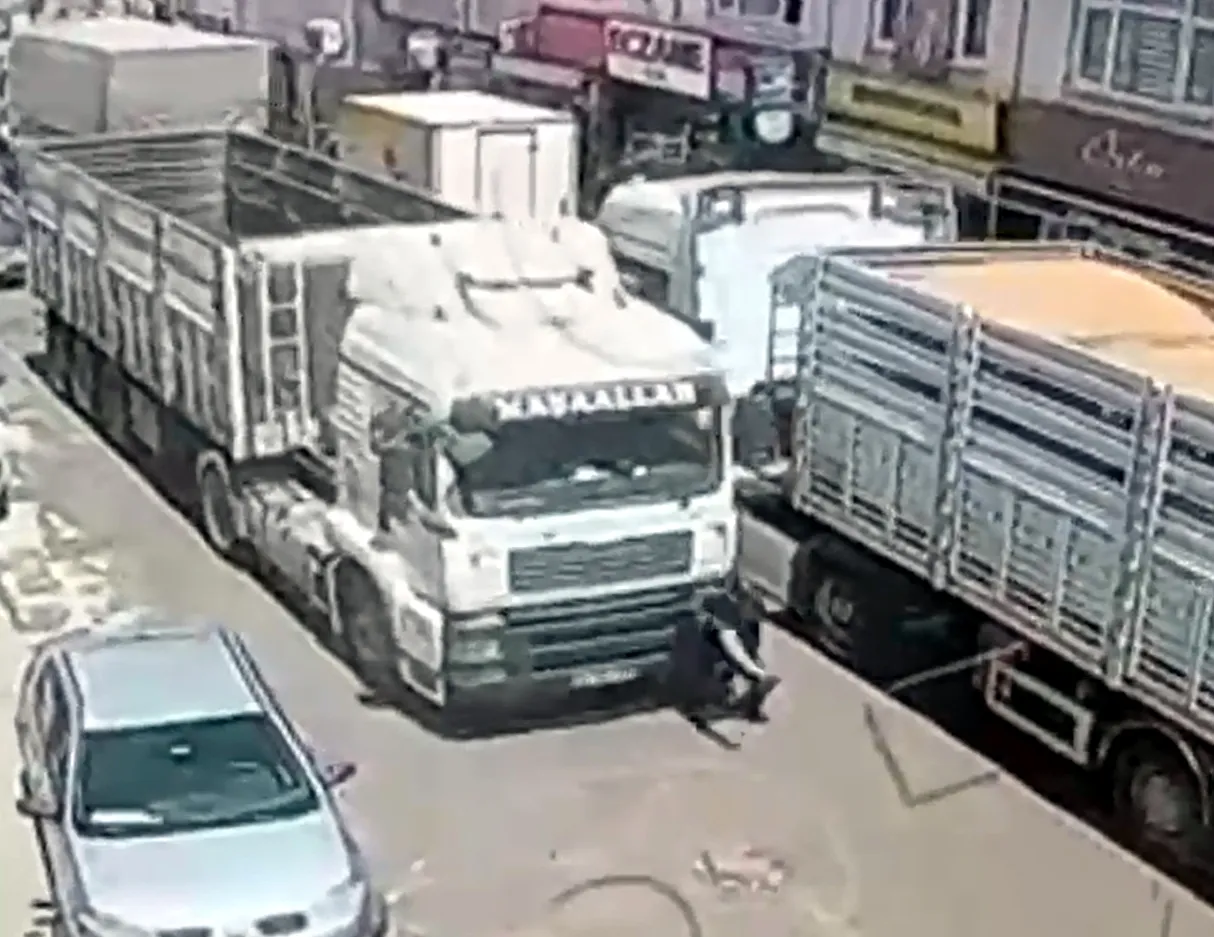 Edirne Havsa’da TIR’ın çarptığı 51 yaşındaki emlakçı hayatını kaybetti