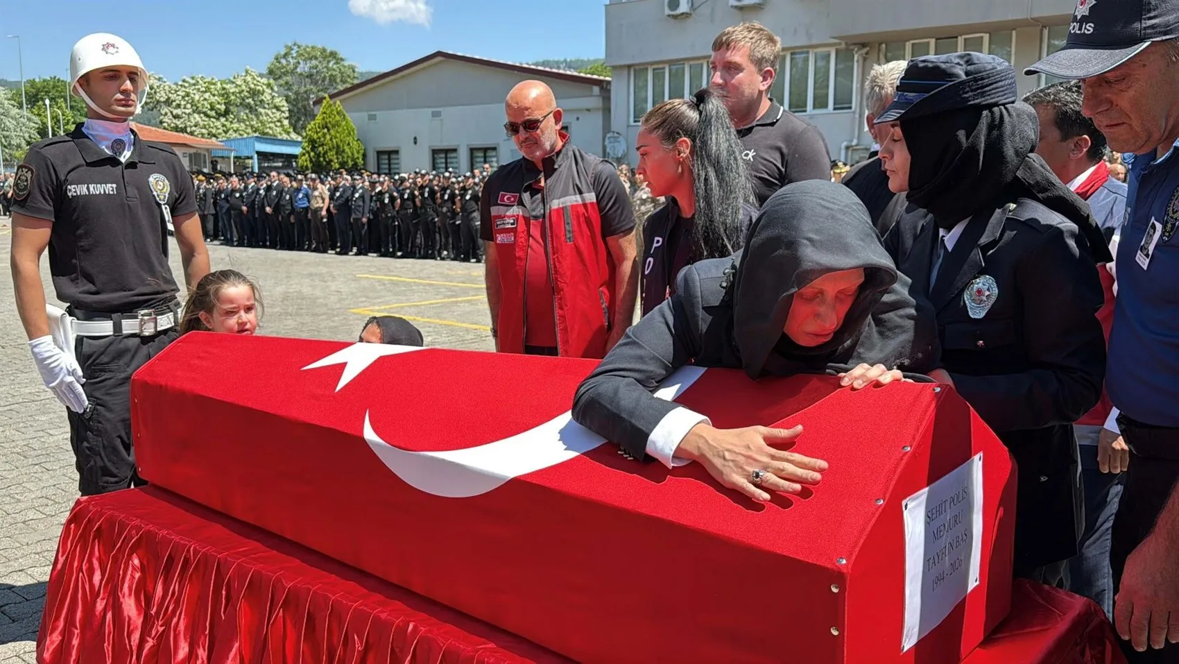 Muğla şehidini gözyaşlarıyla uğurladı