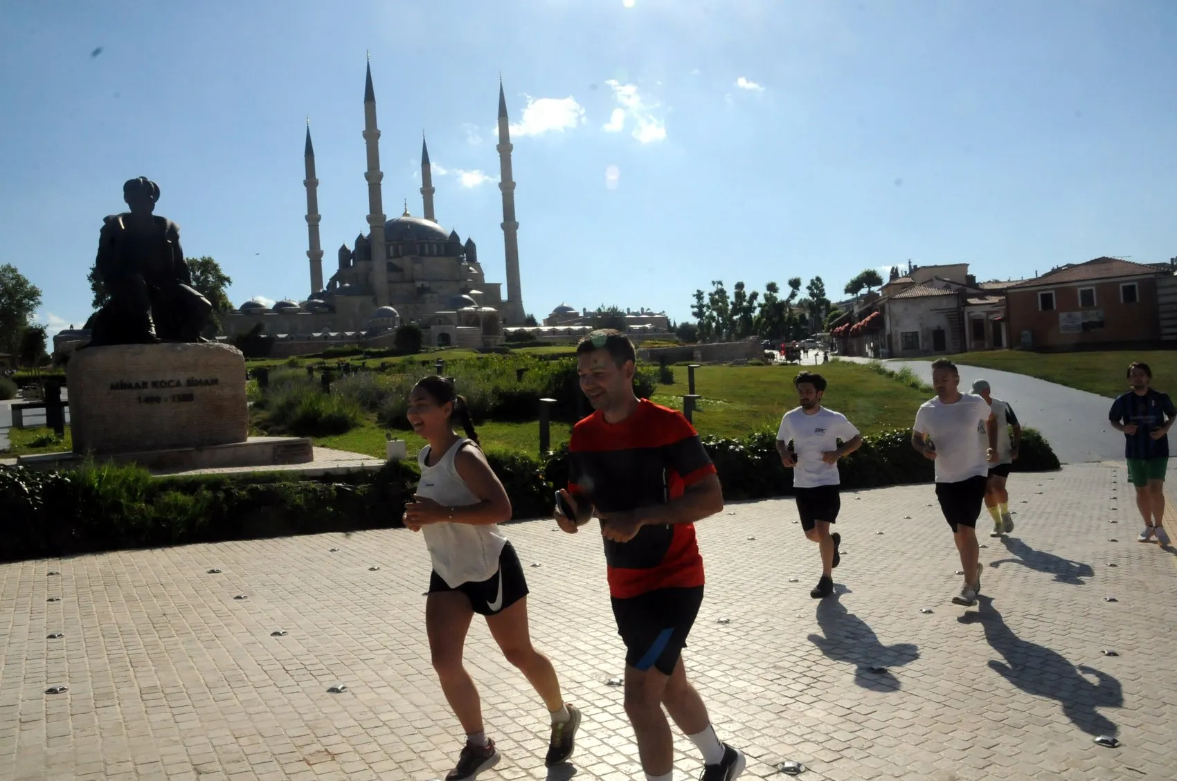 Selimiye Camisi için Edirne sokaklarında 15 kilometrelik vefa koşusu