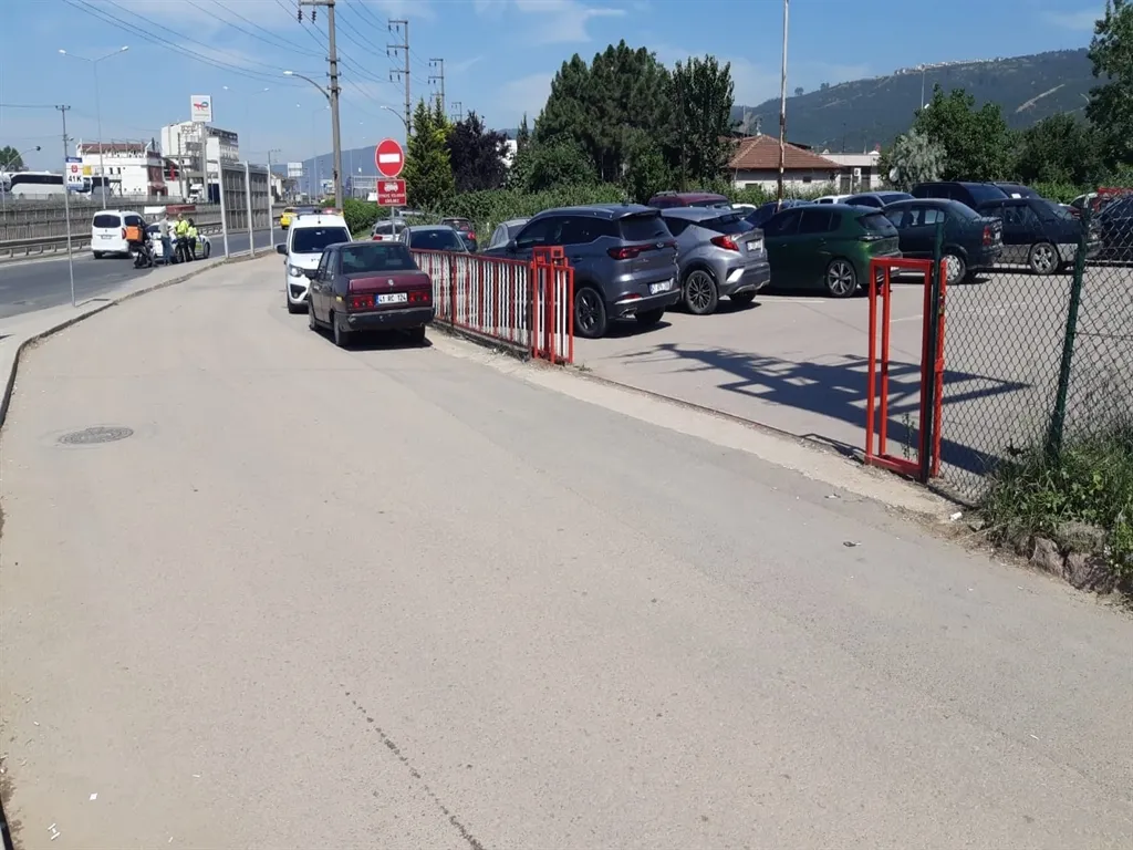 Kocaeli’de eski komşusunu hastane önünde bıçakladı