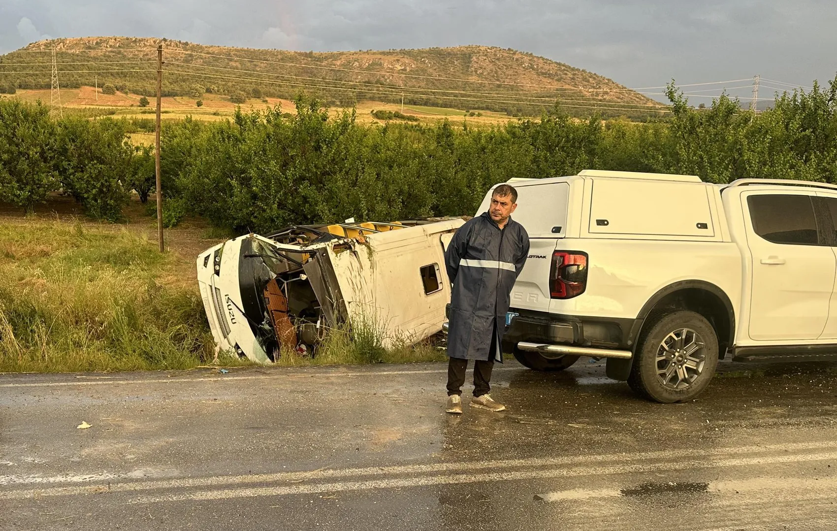 Isparta yolunda tur midibüsü devrildi 5 kişi hayatını kaybetti