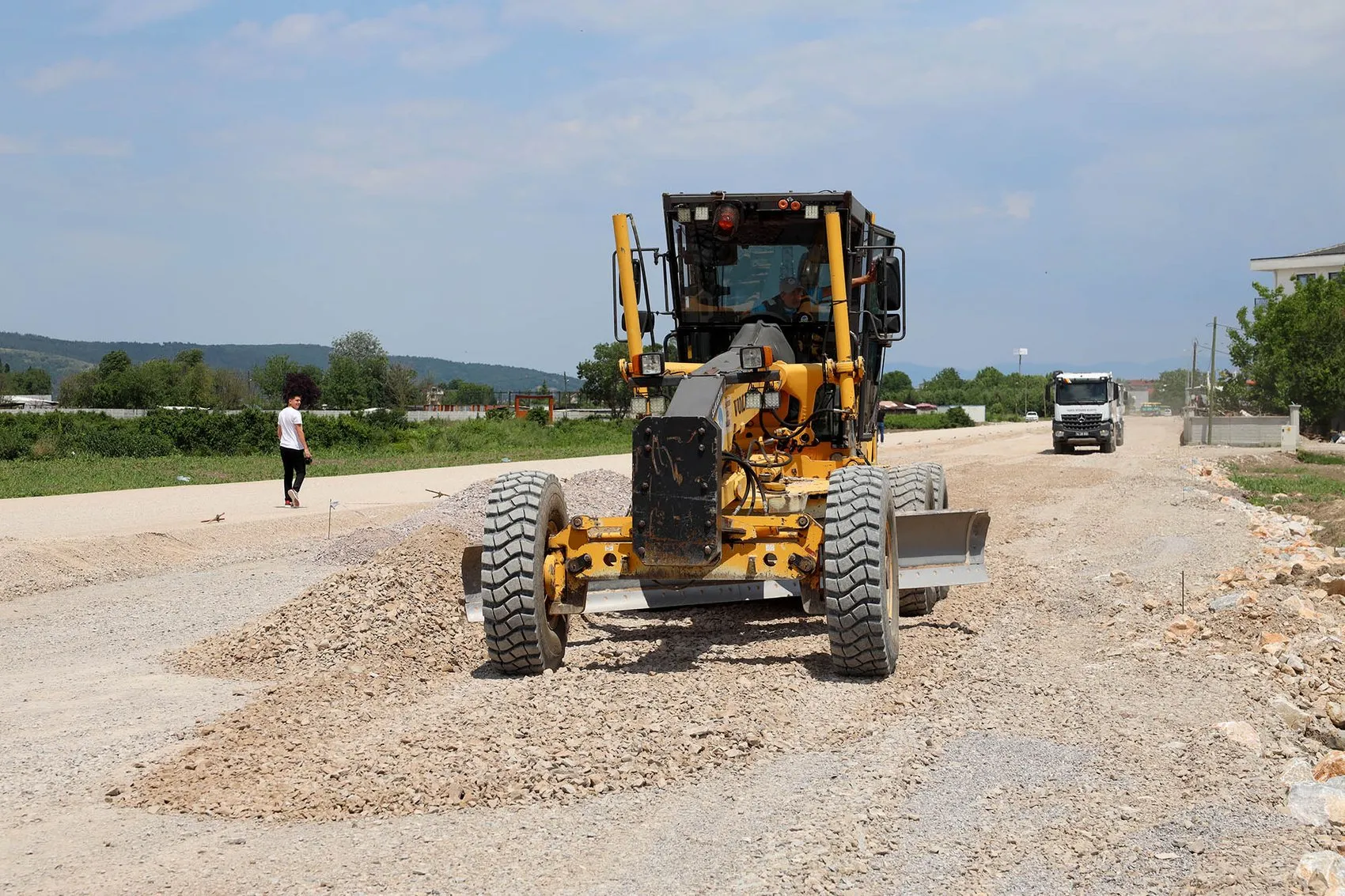 Sakarya trafiğini rahatlatacak yeni güzergahta asfalt hazırlığı başladı