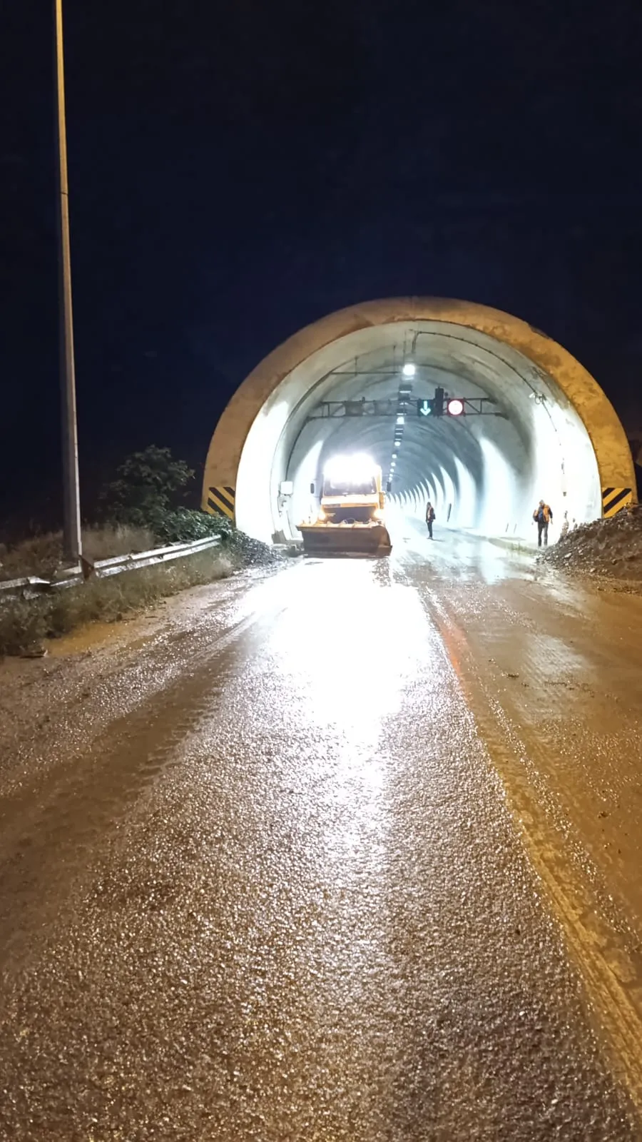 Artvin ve Erzurum arasındaki ulaşımı heyelan kesti
