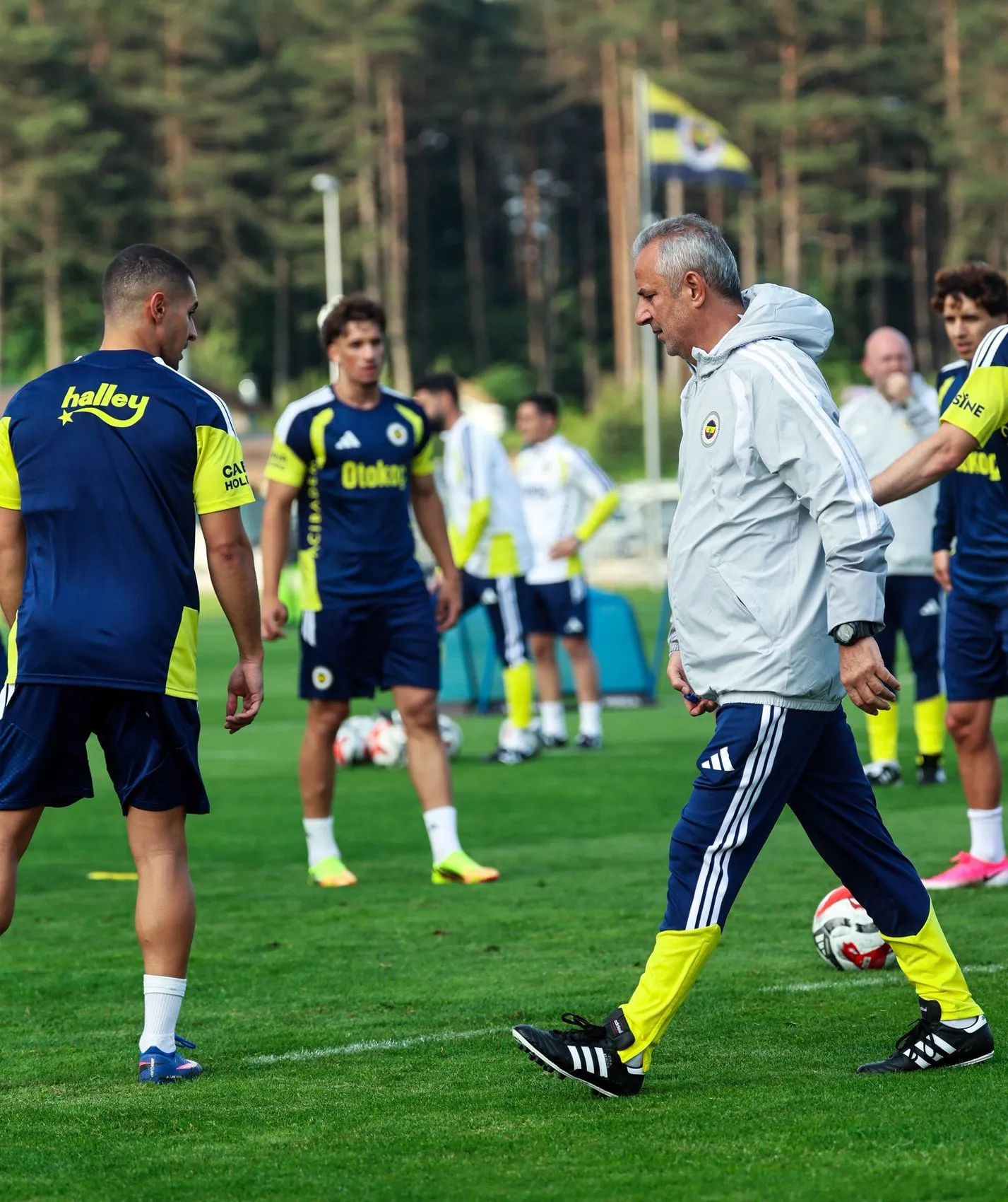 Fenerbahçe Düzce kampında temposunu yükseltiyor