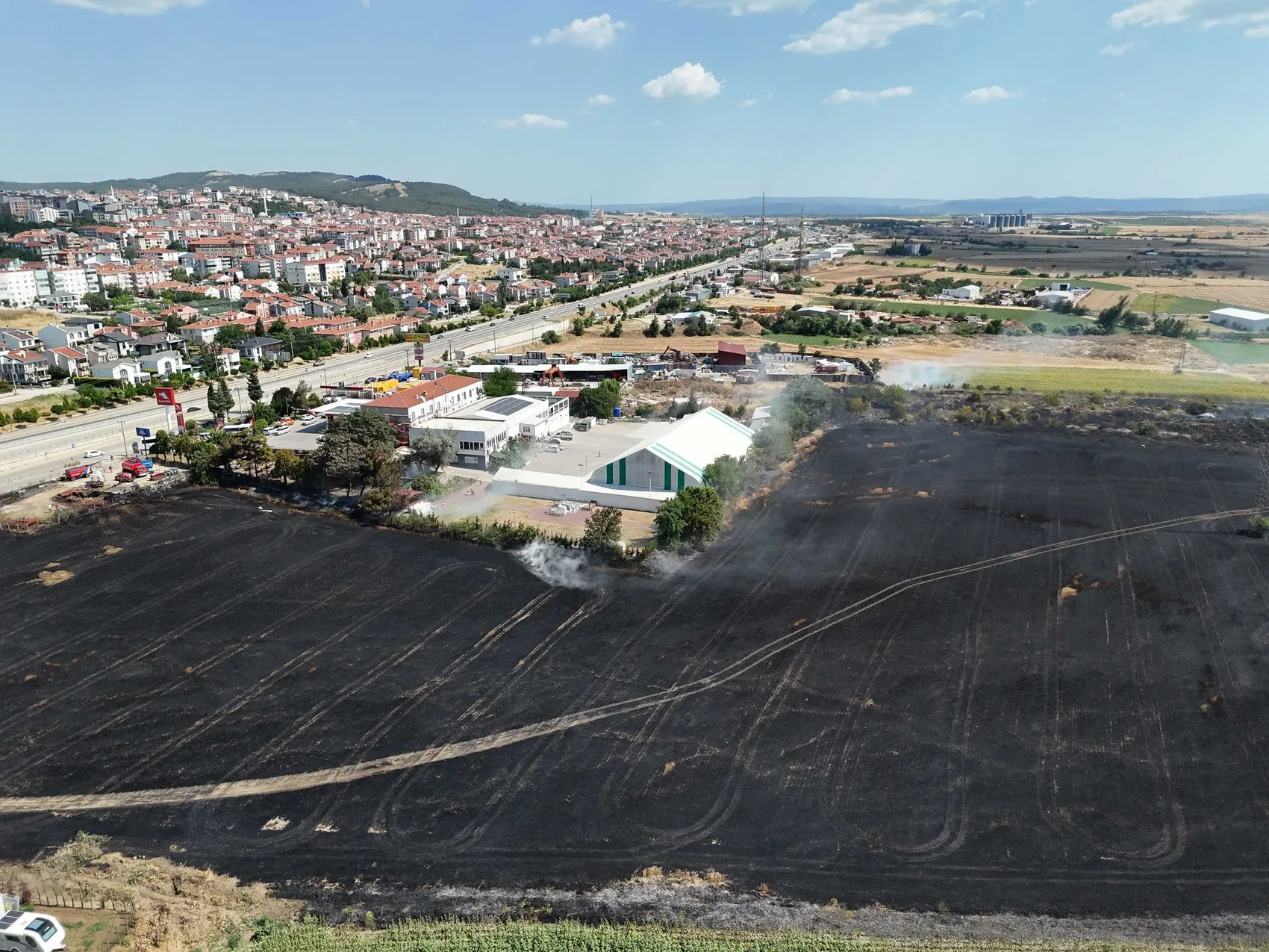 Keşan'da buğday tarlası alevlere teslim oldu