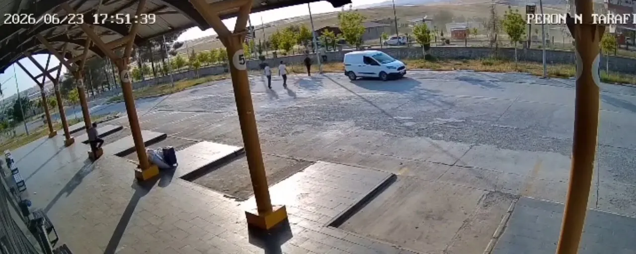 Silvan’da korkutan kaza güvenlik kamerasında