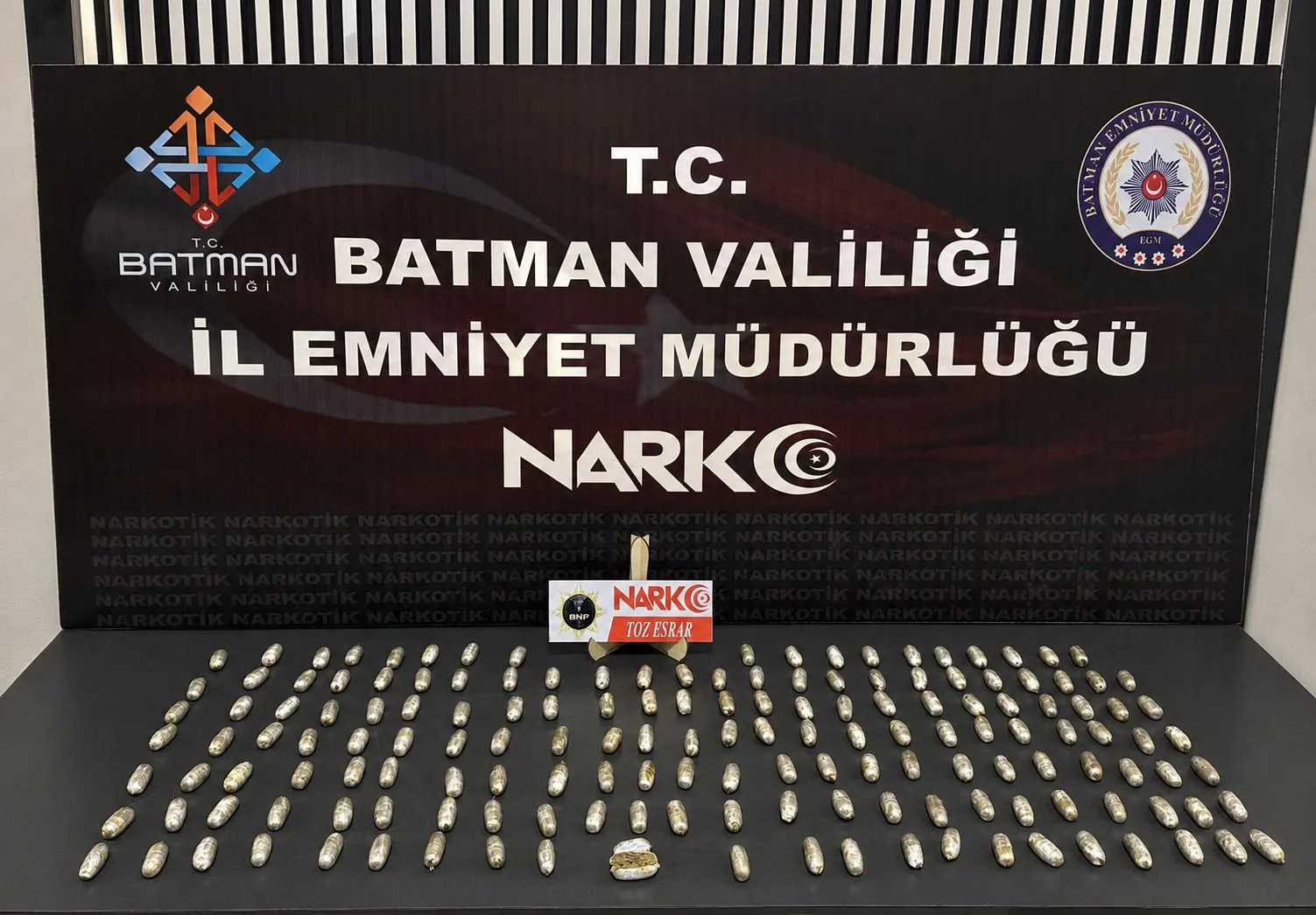 Batman yolunda midesinde uyuşturucu taşıyan şüpheli tutuklandı