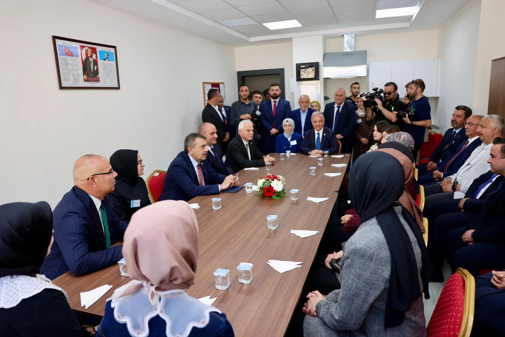 Bakan Tekin eğitim yatırımlarını devrim olarak nitelendirdi