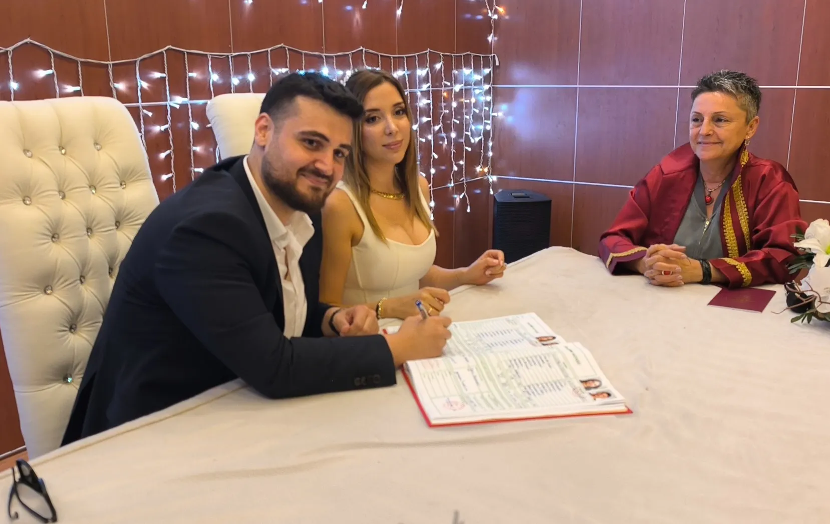 Mersinli çiftler 06.06.2026 tarihini unutmamak için nikah masasına koştu
