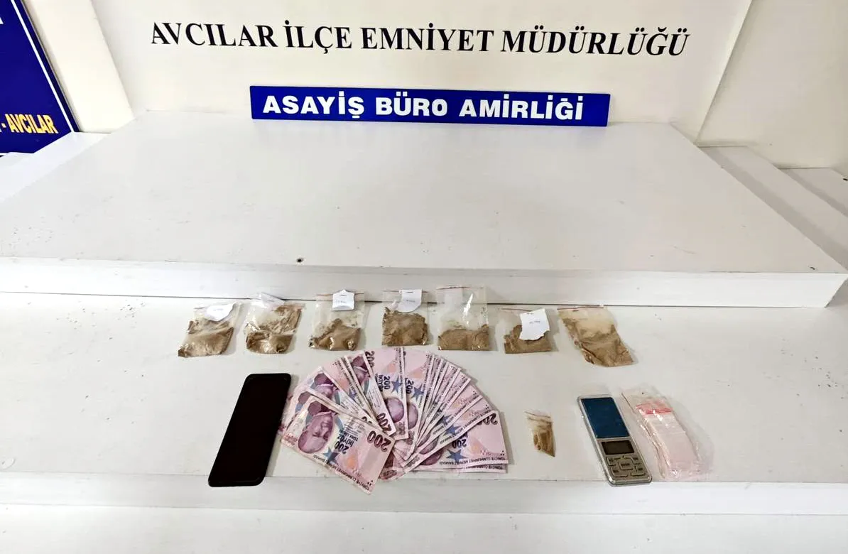 Avcılar polisten uyuşturucu tacirine kurye kılığında operasyon