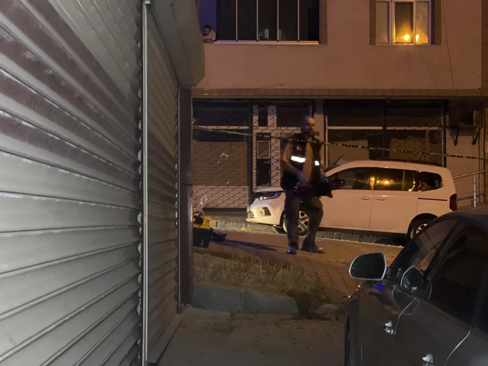 Esenyurt sokaklarında gece yarısı silahlı çatışma