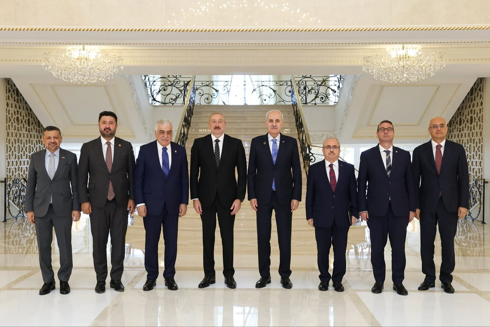 Numan Kurtulmuş Bakü'de İlham Aliyev ile bir araya geldi