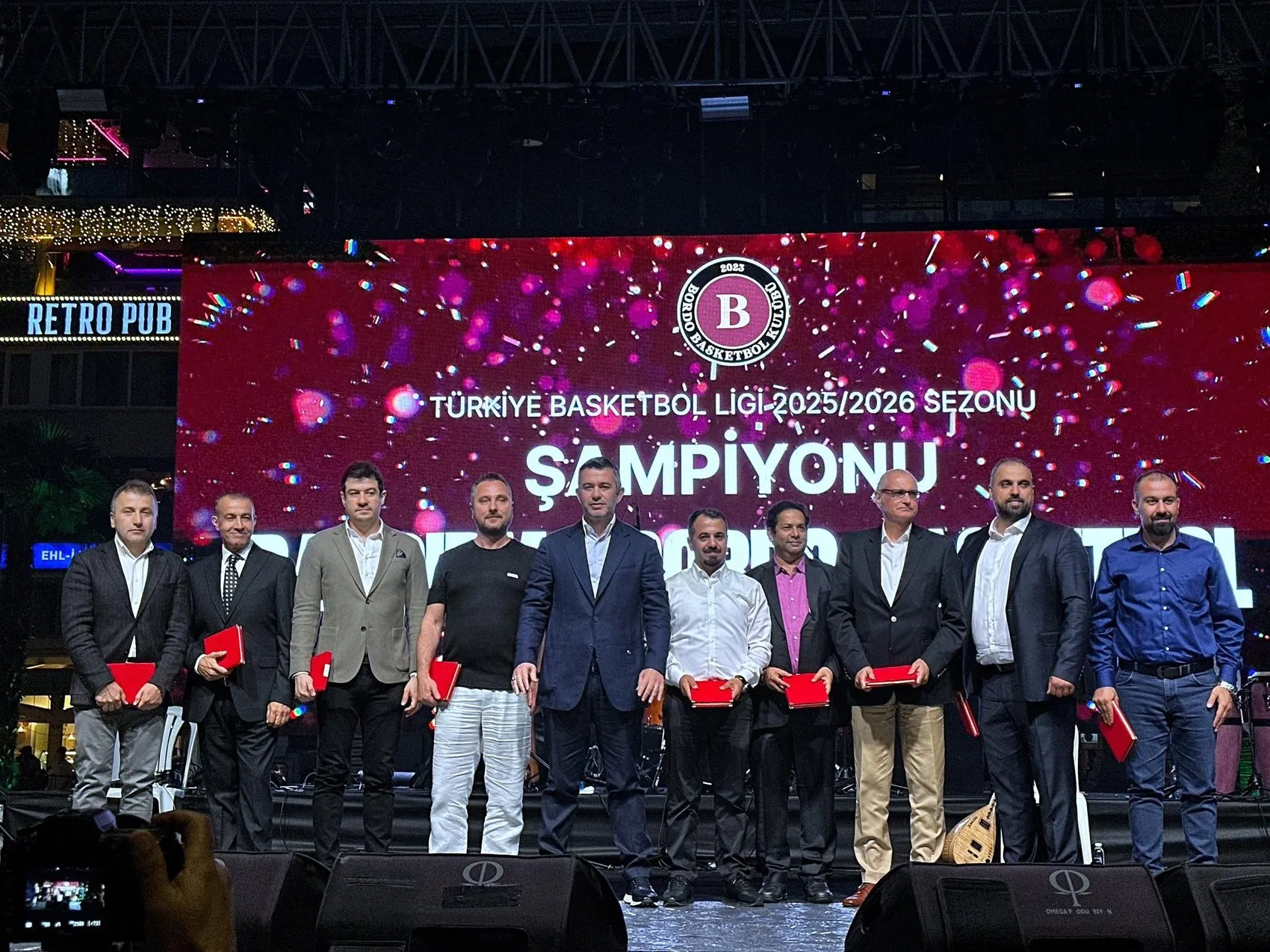 Bandırma’da şampiyonluk coşkusu Demet Akalın konseriyle zirveye ulaştı